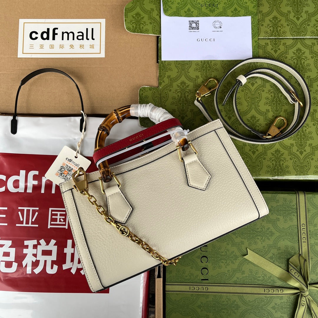 Luxury Gucci DIANA BAMBOO SHOULDER BAG 27 IN WHITE CALFSKIN GOLD HARDWARE