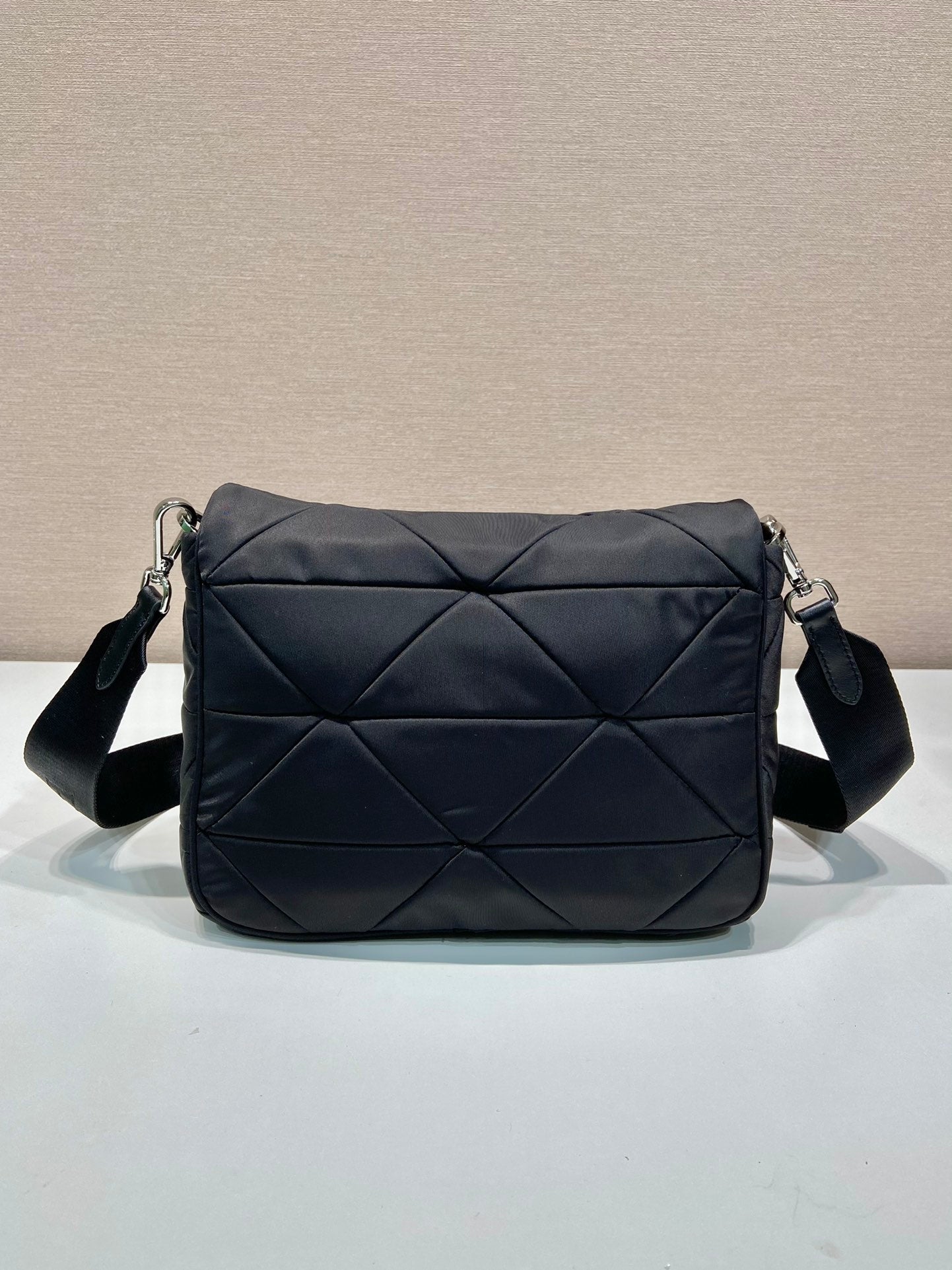 Luxury PradaMEDIUM FLAP BAG 24 IN BLACK TRIANGULAR QUILTED PATTERN RE-NYLON