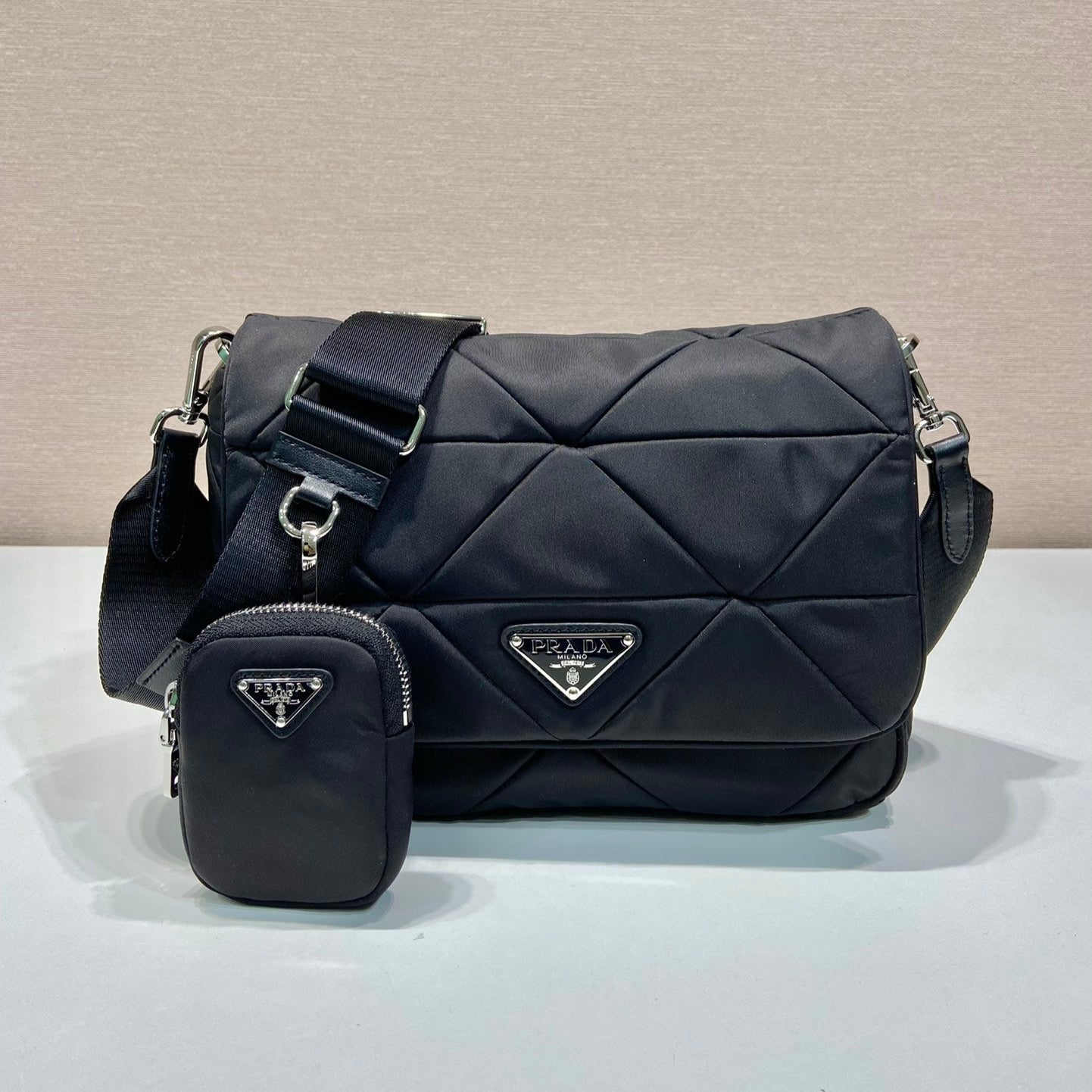 Luxury PradaMEDIUM FLAP BAG 24 IN BLACK TRIANGULAR QUILTED PATTERN RE-NYLON