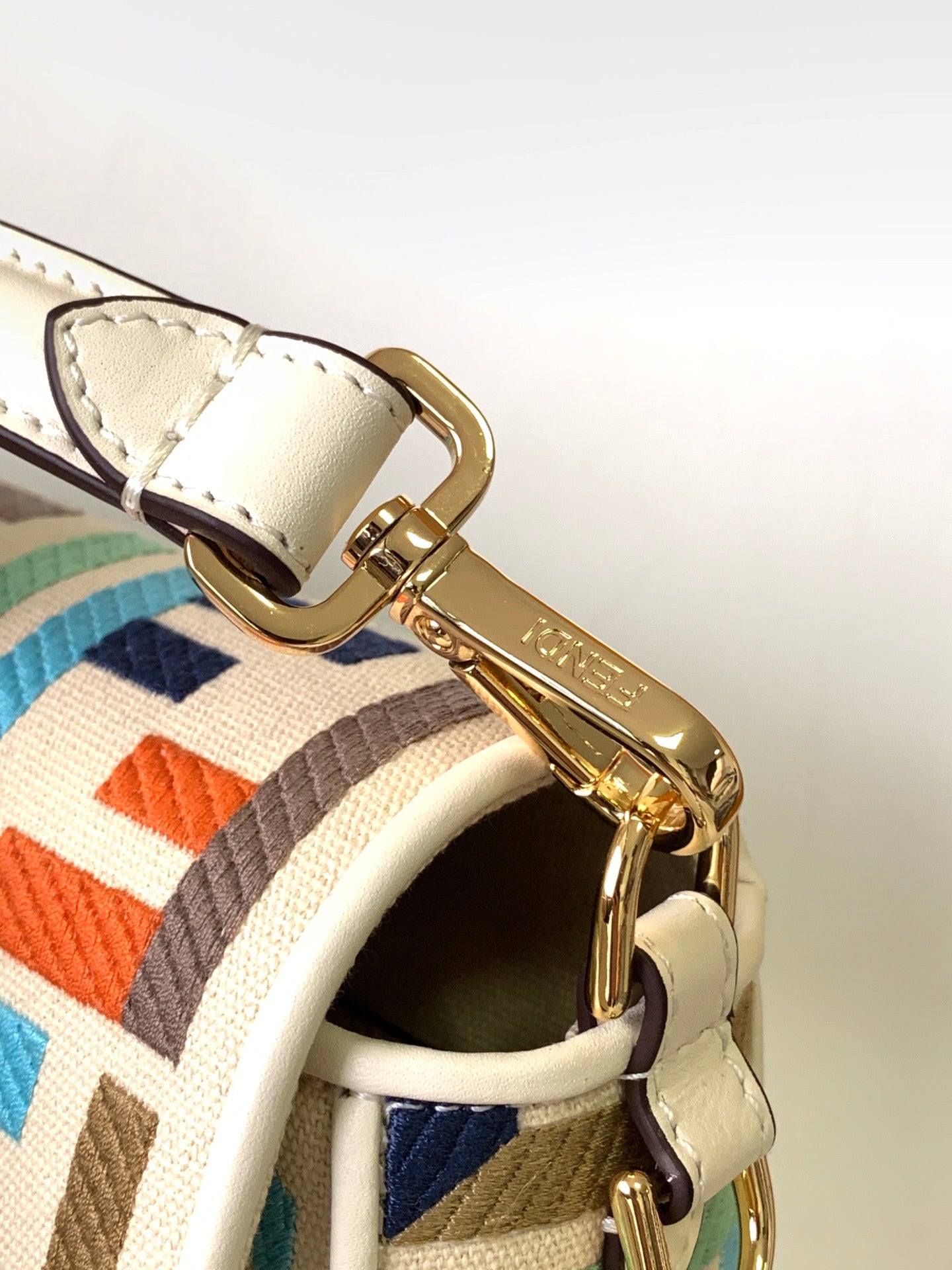 Luxury FendiFend Baguette White and Multicolour Canvas Bag 27 with FF Embroidery Ghw