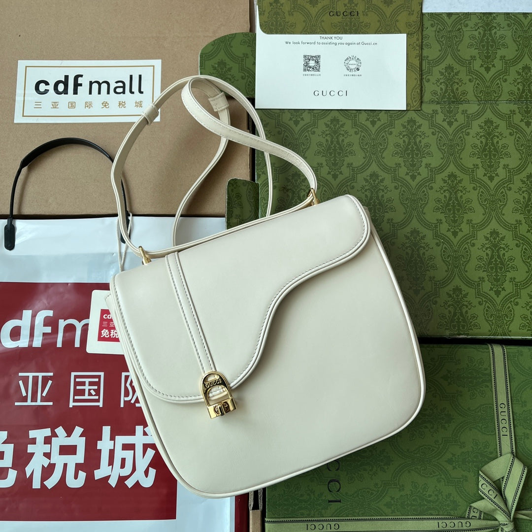 Luxury Gucci EQUESTRIAN STYLE SHOULDER BAG 21 IN WHITE CALFSKIN GOLD HARDWARE