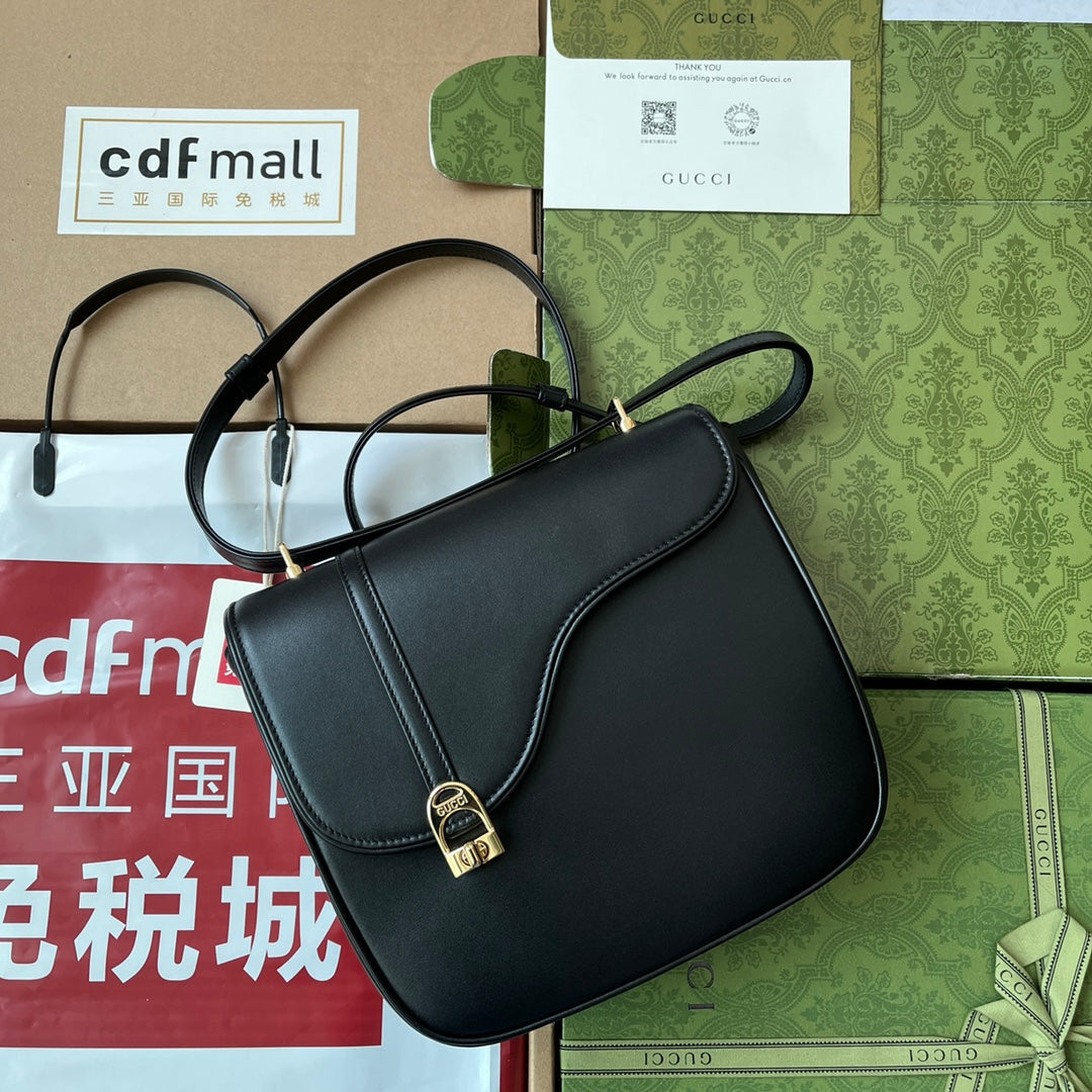 Luxury Gucci EQUESTRIAN STYLE SHOULDER BAG 21 IN BLACK CALFSKIN GOLD HARDWARE