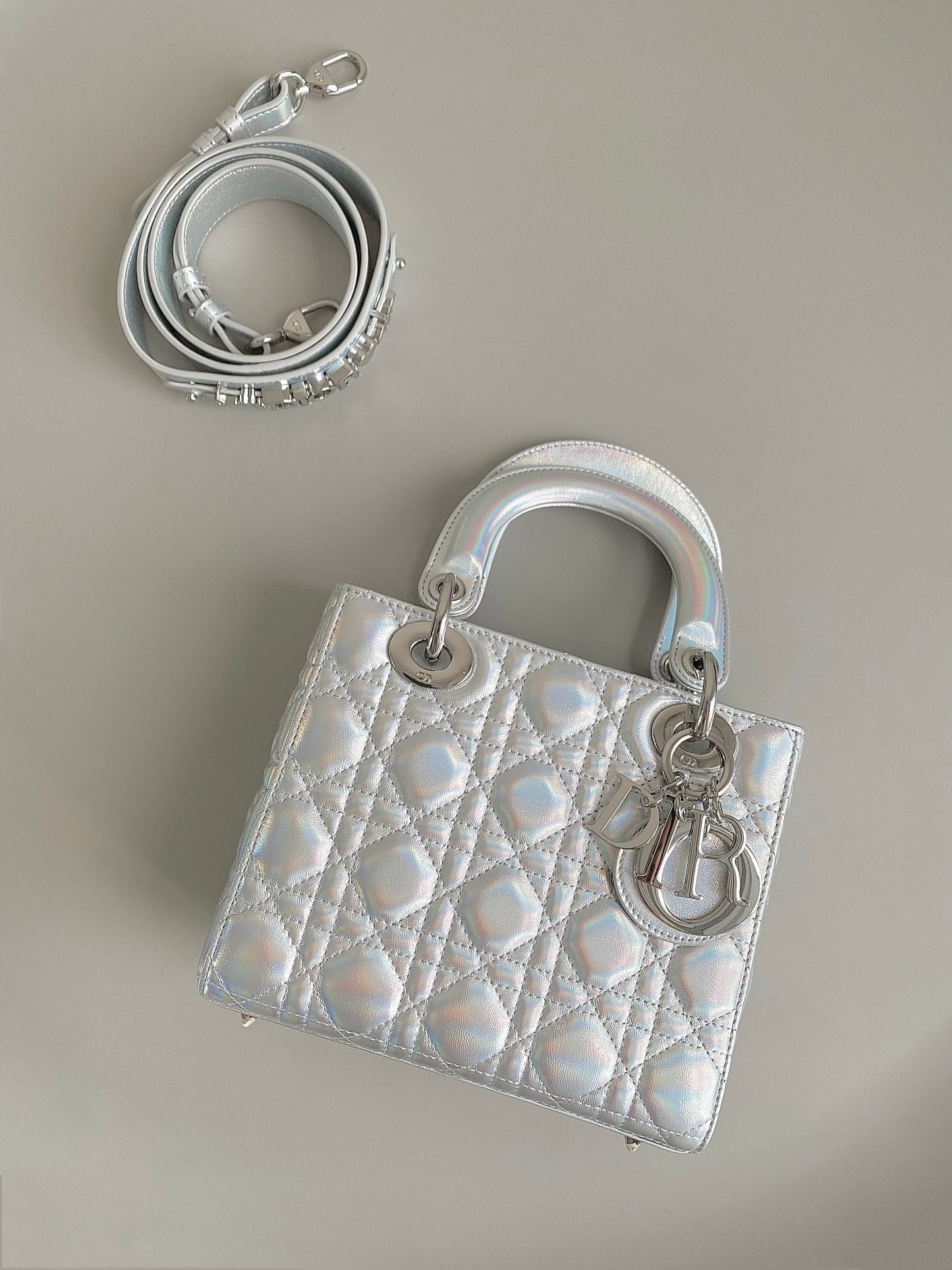 Luxury DiorMEDIUM LADY 20 HANDBAG IN SILVER LAMBSKIN