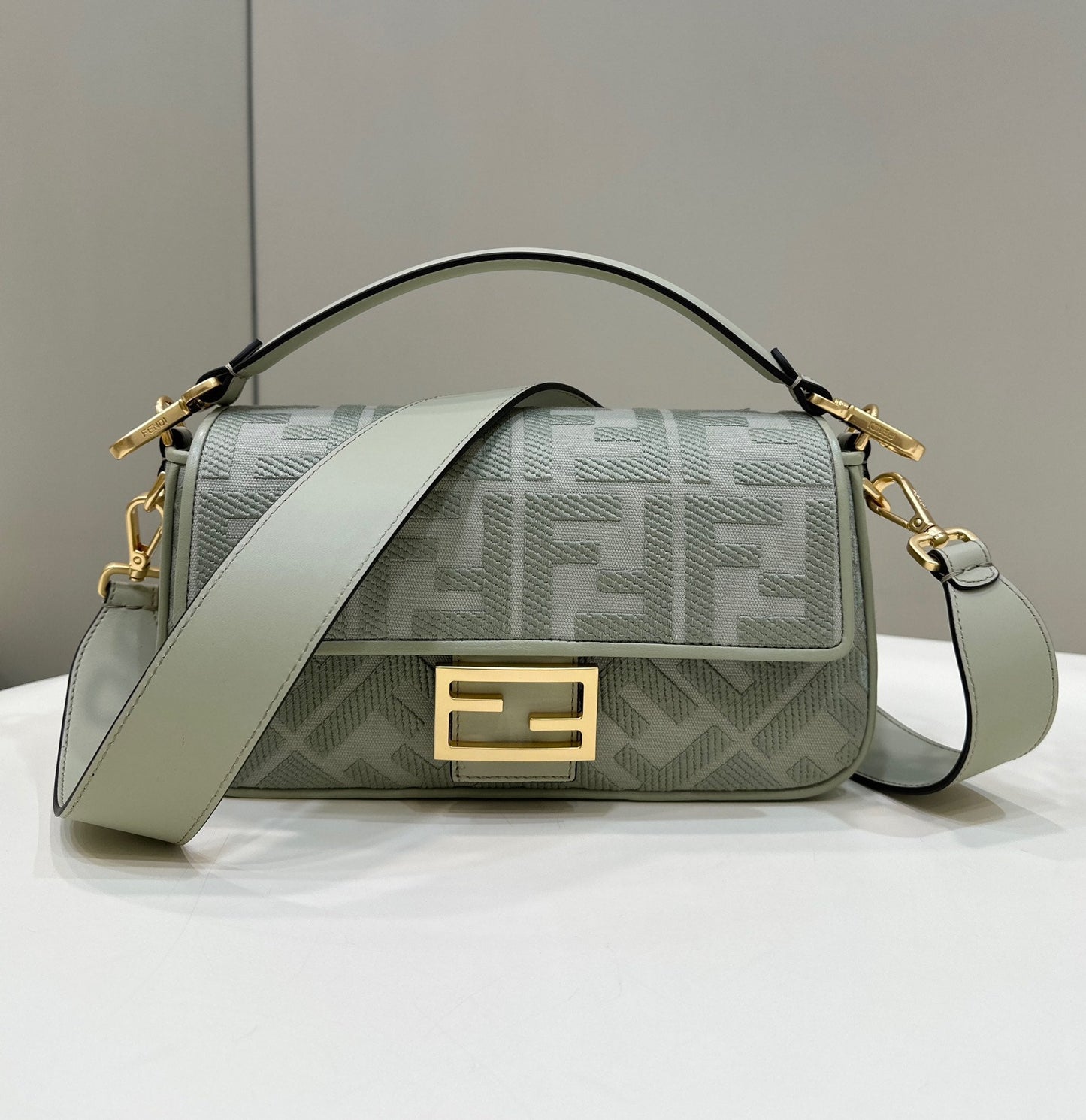 Luxury FendiBAGUETTE WITH FF MOTIF 27 IN BITTER JACQUARD FABRIC GOLD HARDWARE