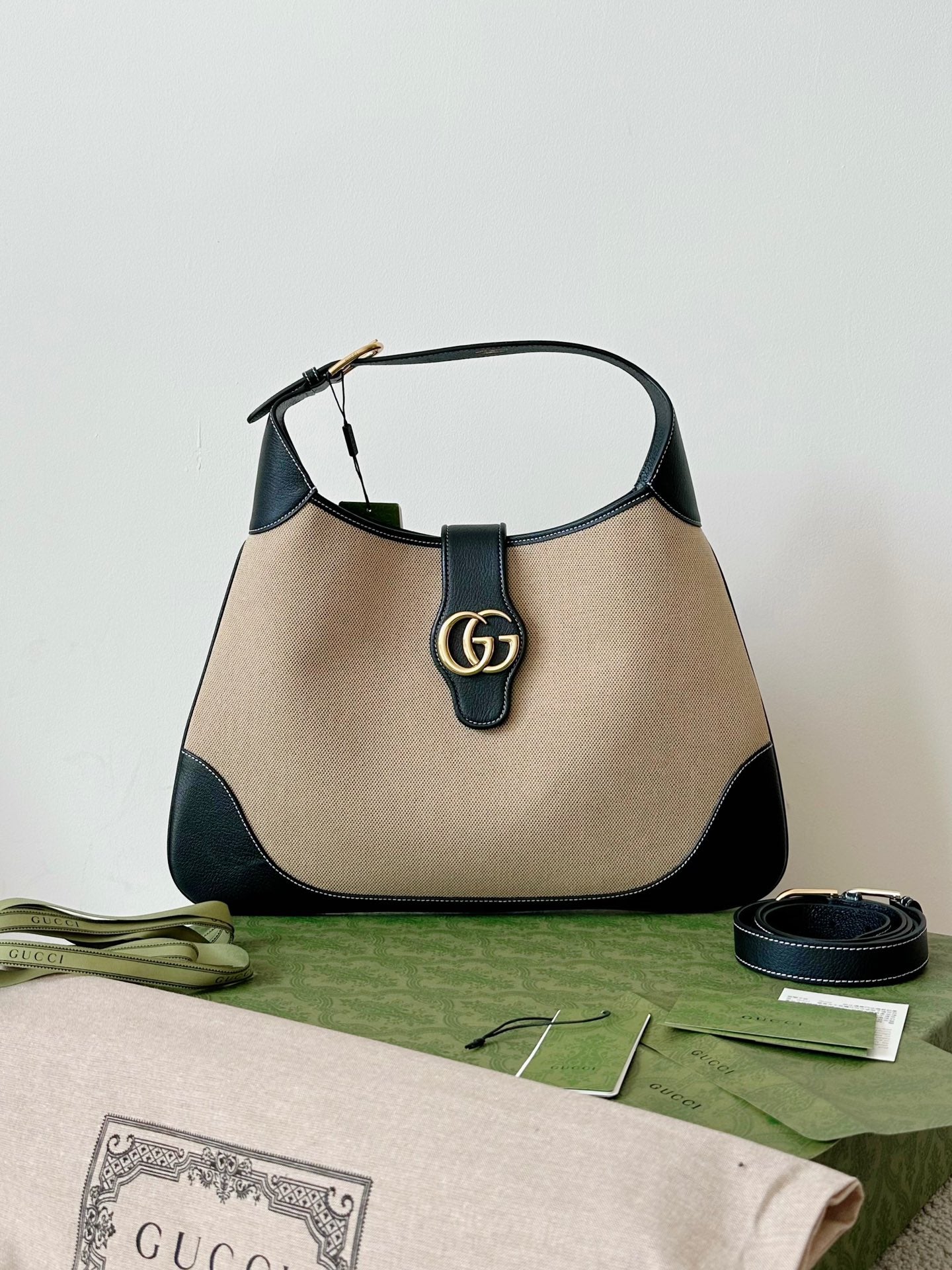 Luxury Gucci LARGE APHRODITE 47 BAG BEIGE CANVAS AND BLACK CALFSKIN