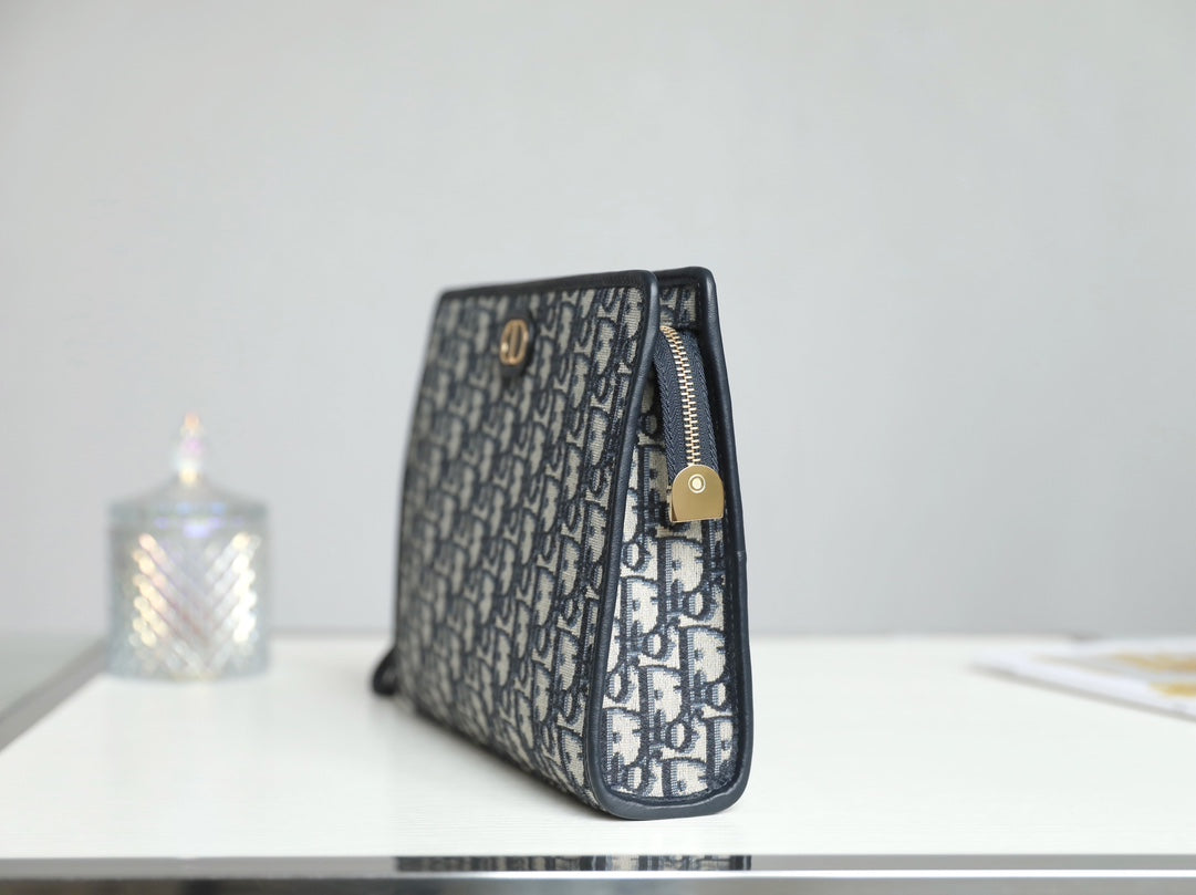 Luxury DiorBOOK TOTE 26 IN BLUE OBLIQUE JACQUARD