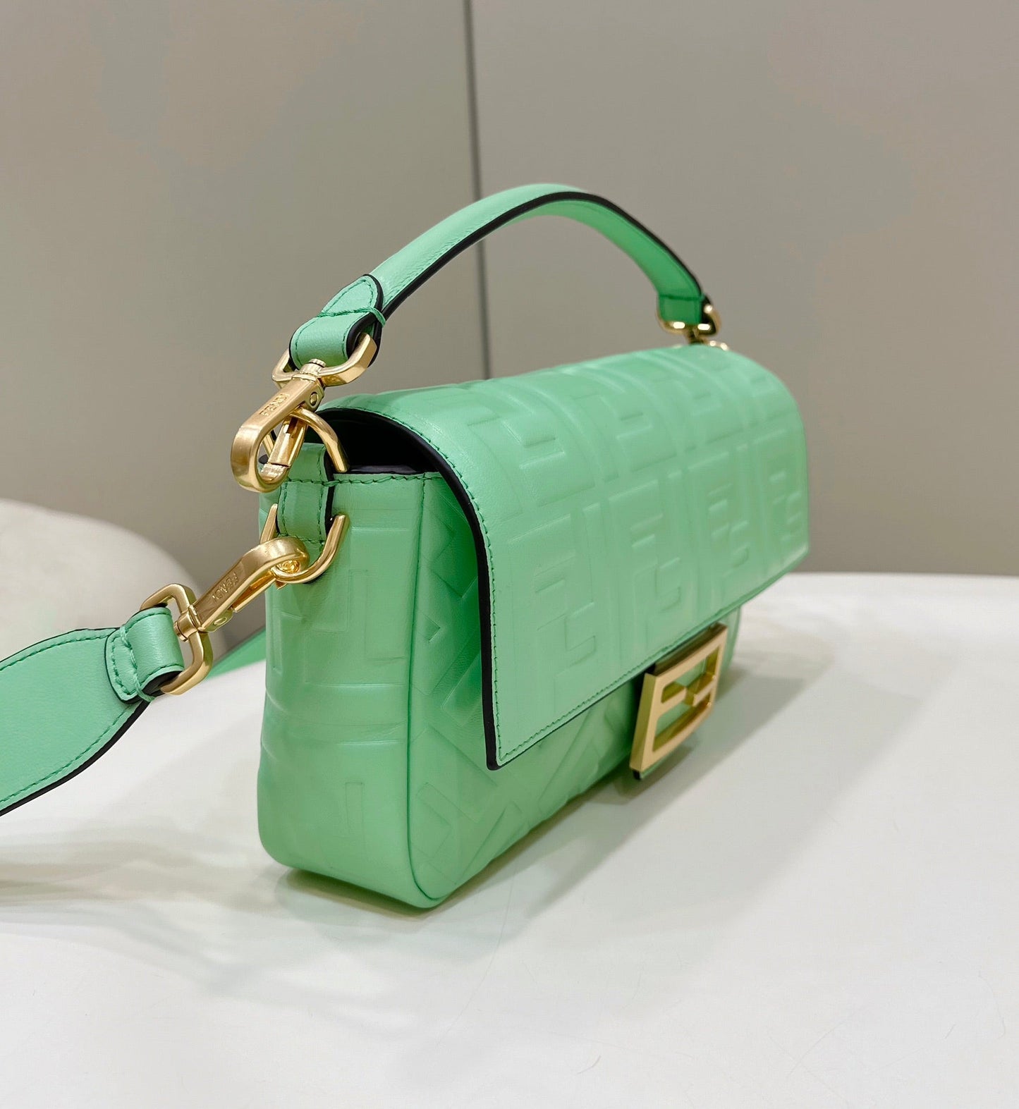 Luxury FendiBaguette 27cm Green Lambskin Gold Hardware