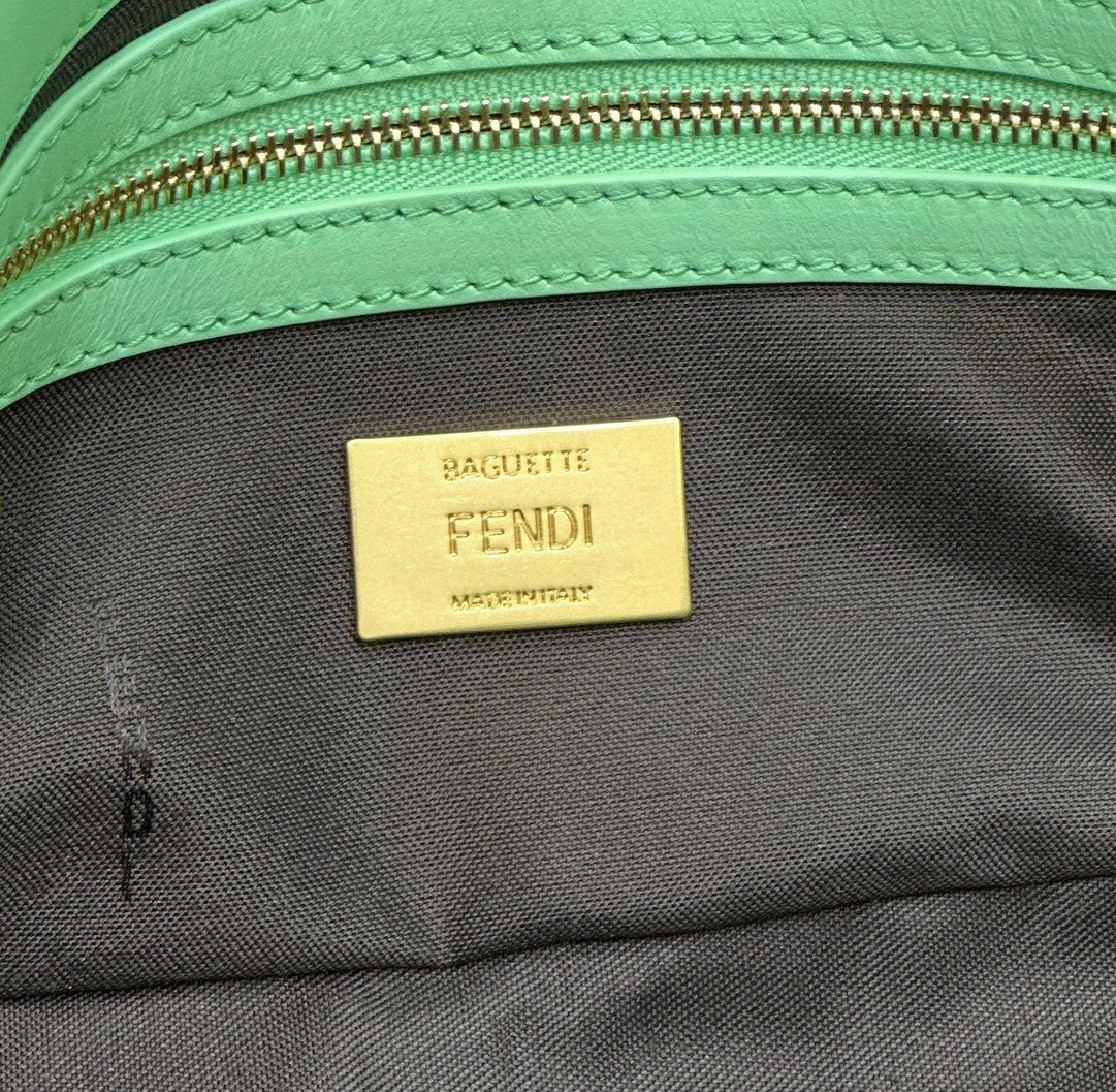 Luxury FendiBAGUETTE WITH FF MOTIF 27 IN DE YORK GREEN SOFT LAMBSKIN GOLD HARDWARE
