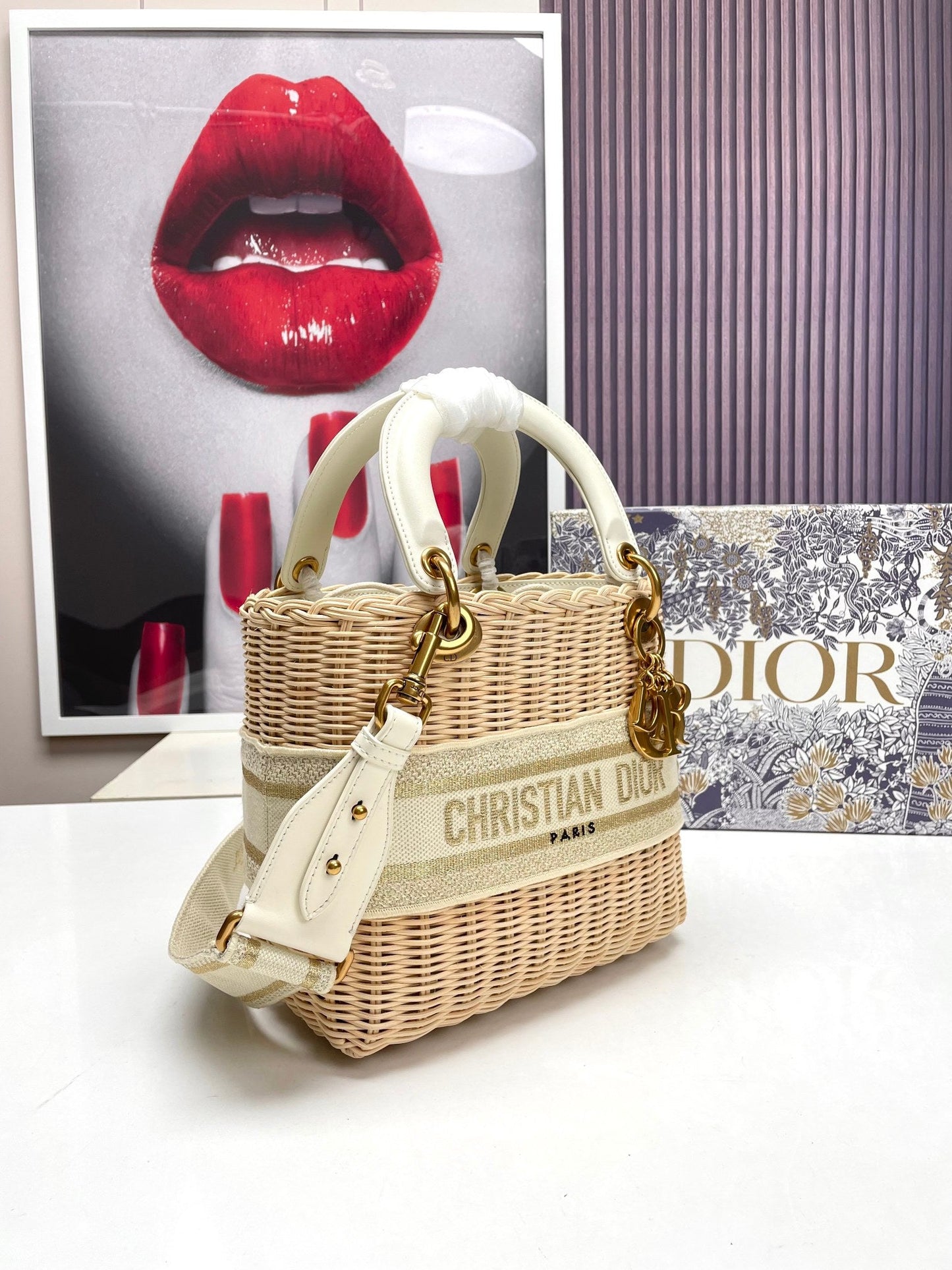 Luxury Diormedium lady 24 bamboo basket white canvas