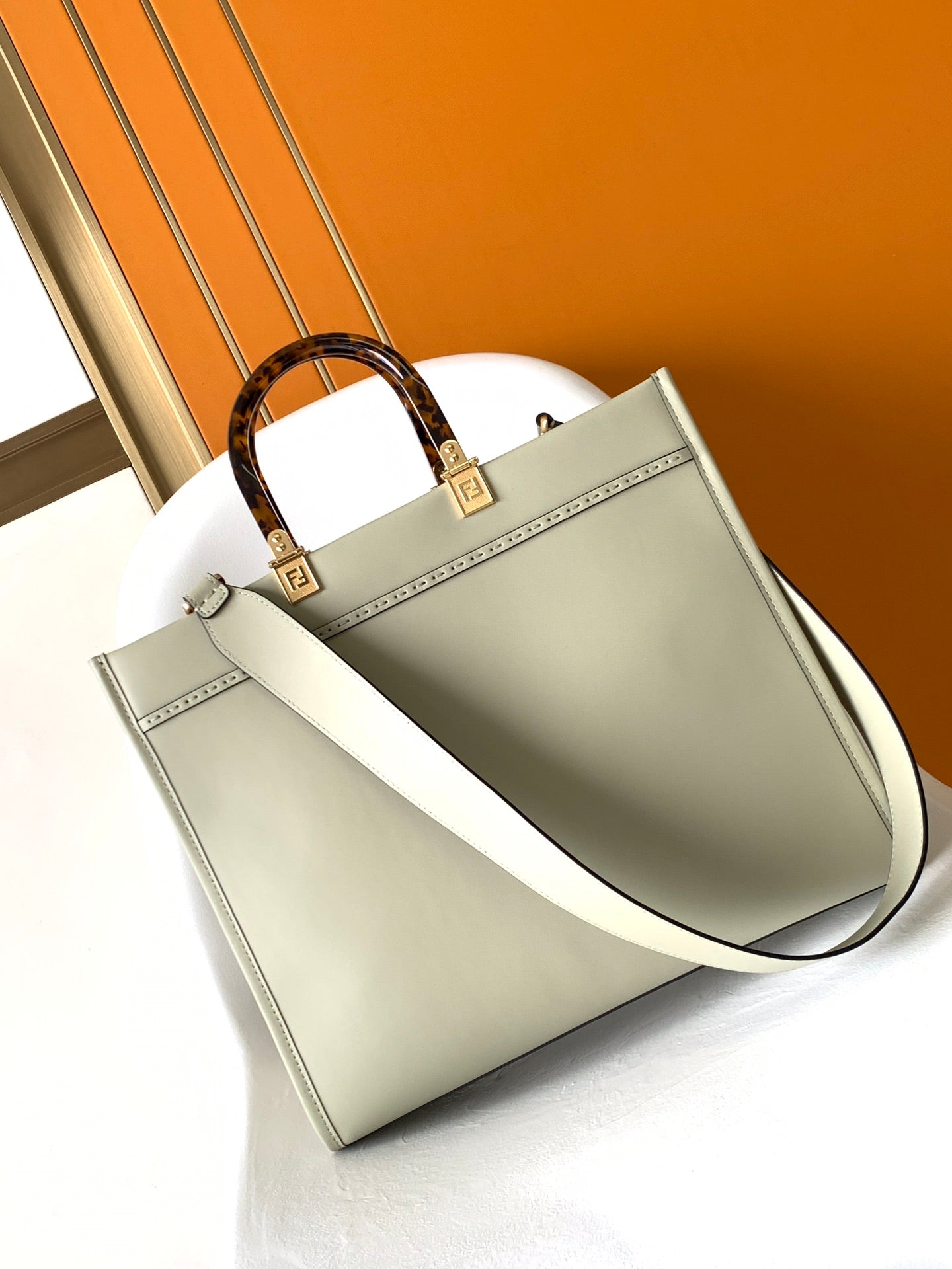 Luxury FendiFend Sunshine Medium Bag 35 Light Grey Leather