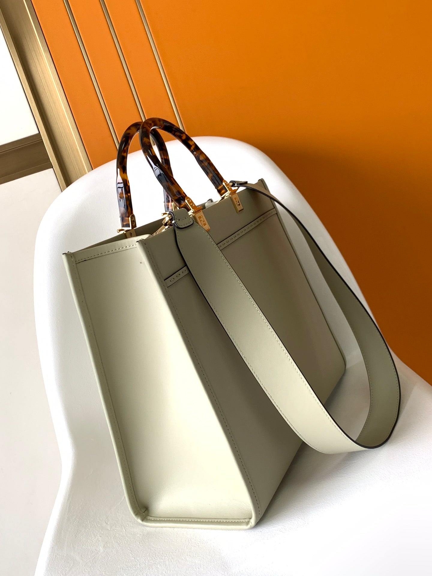 Luxury FendiFend Sunshine Medium Bag 35 Light Grey Leather