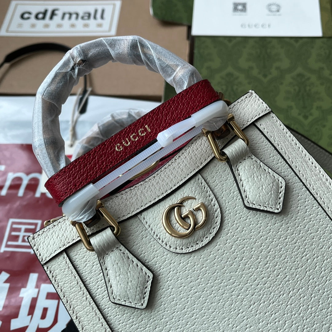 Luxury Gucci DIANA TOTE BAG 19 IN WHITE LAMBSKIN WITH BAMBOO HANDLE