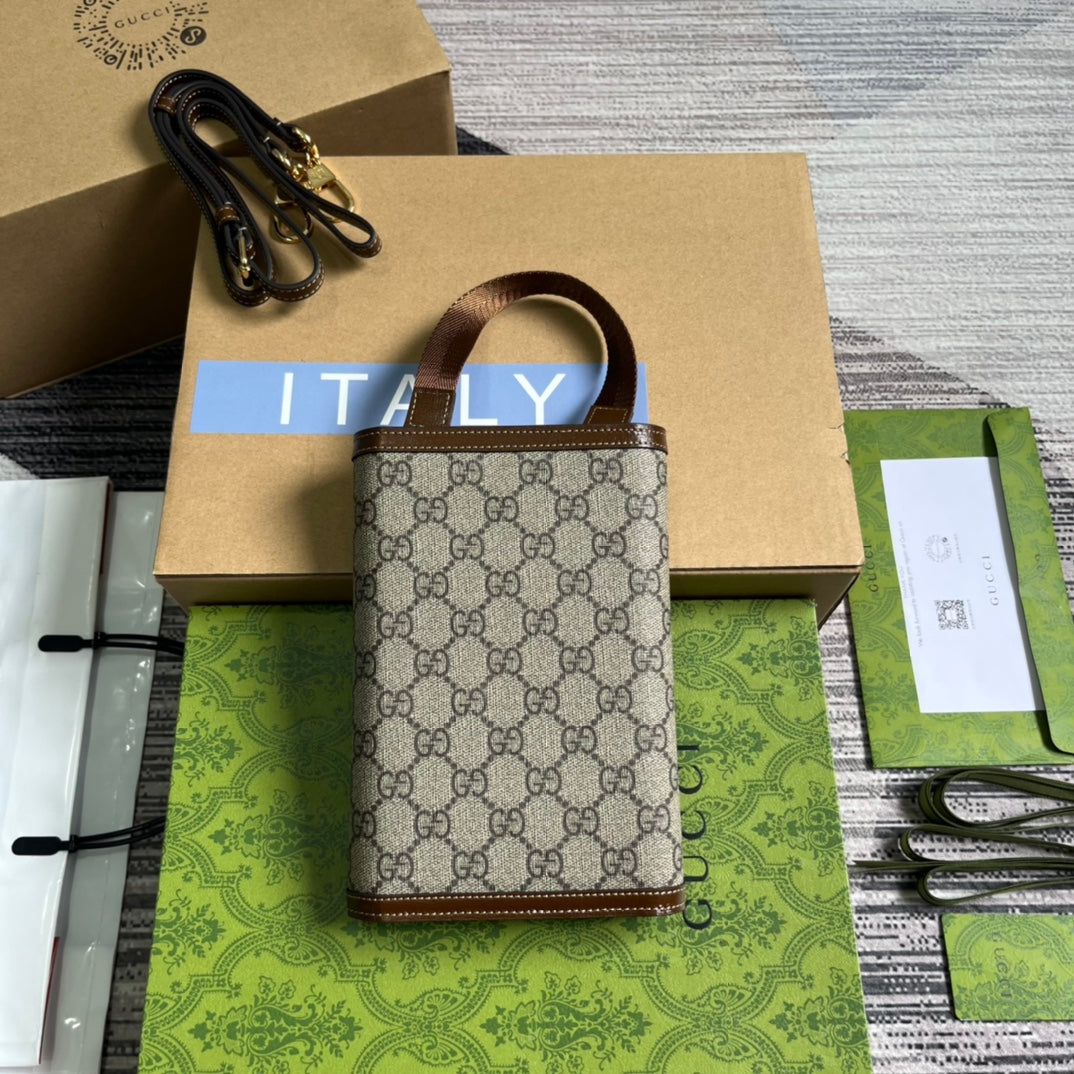 Luxury Gucci GG CLASP CLUTCH 20 IN BEIGE CANVAS AND BROWN CALFSKIN