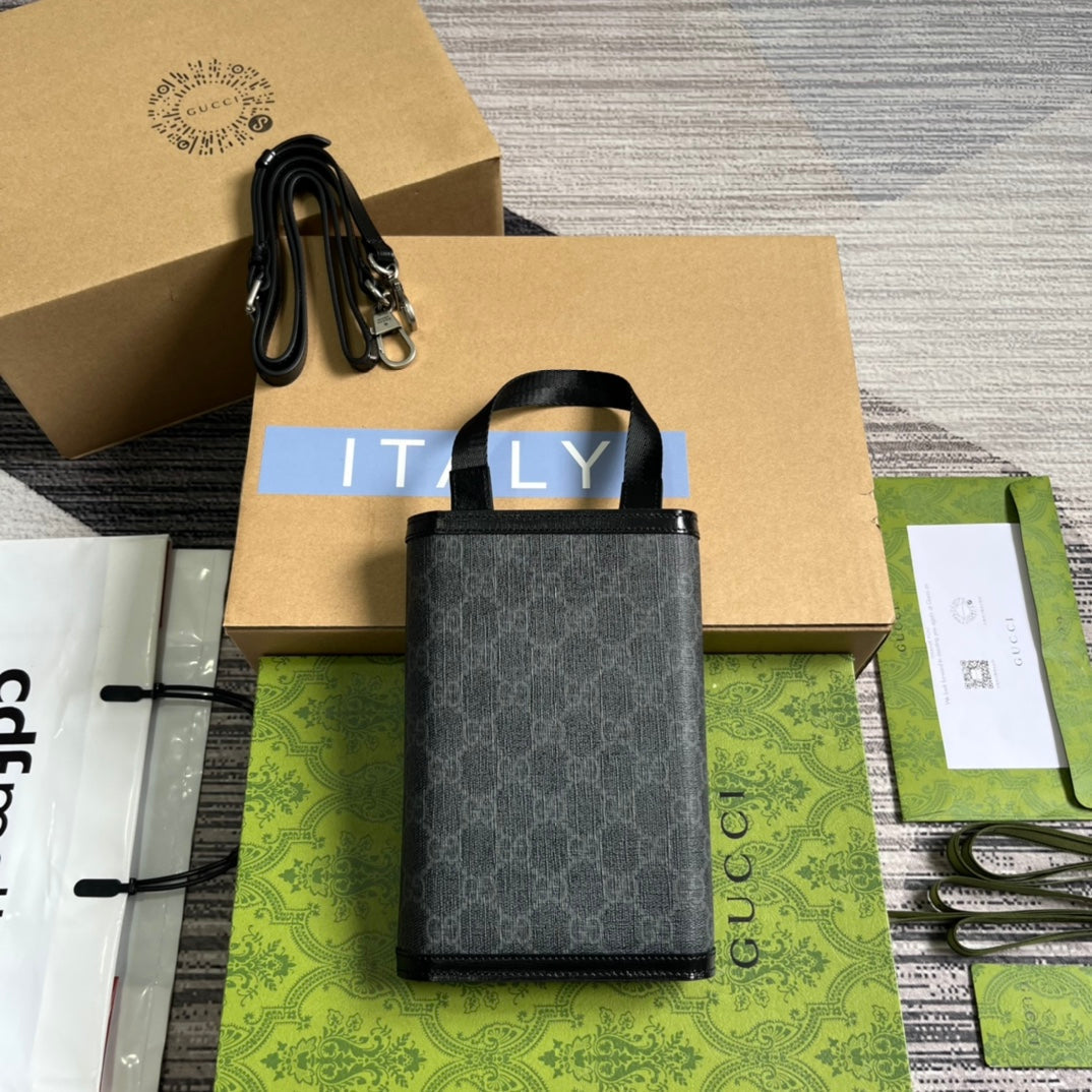 Luxury Gucci GG CLASP CLUTCH 20 IN BLACK CANVAS AND CALFSKIN