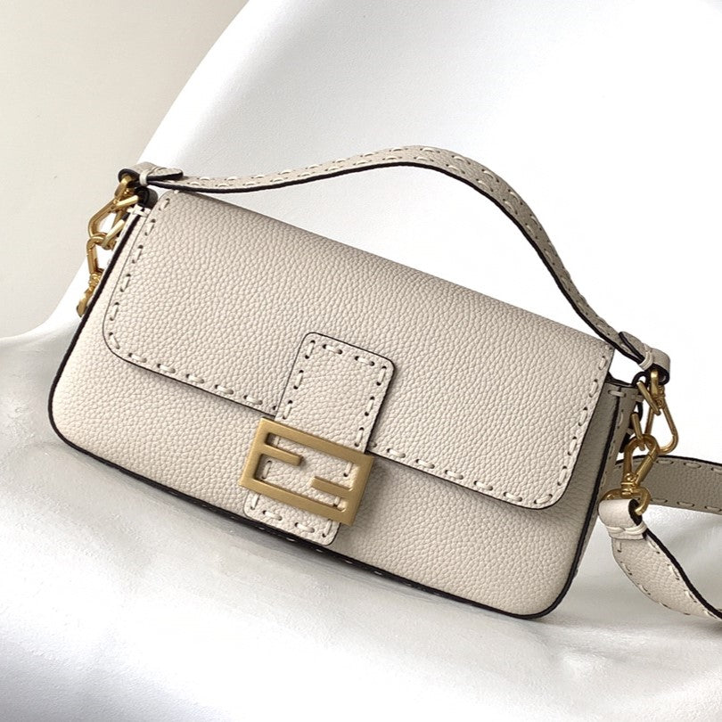 Luxury FendiFend Baguette 27 Bag Beige Calfskin Ghw
