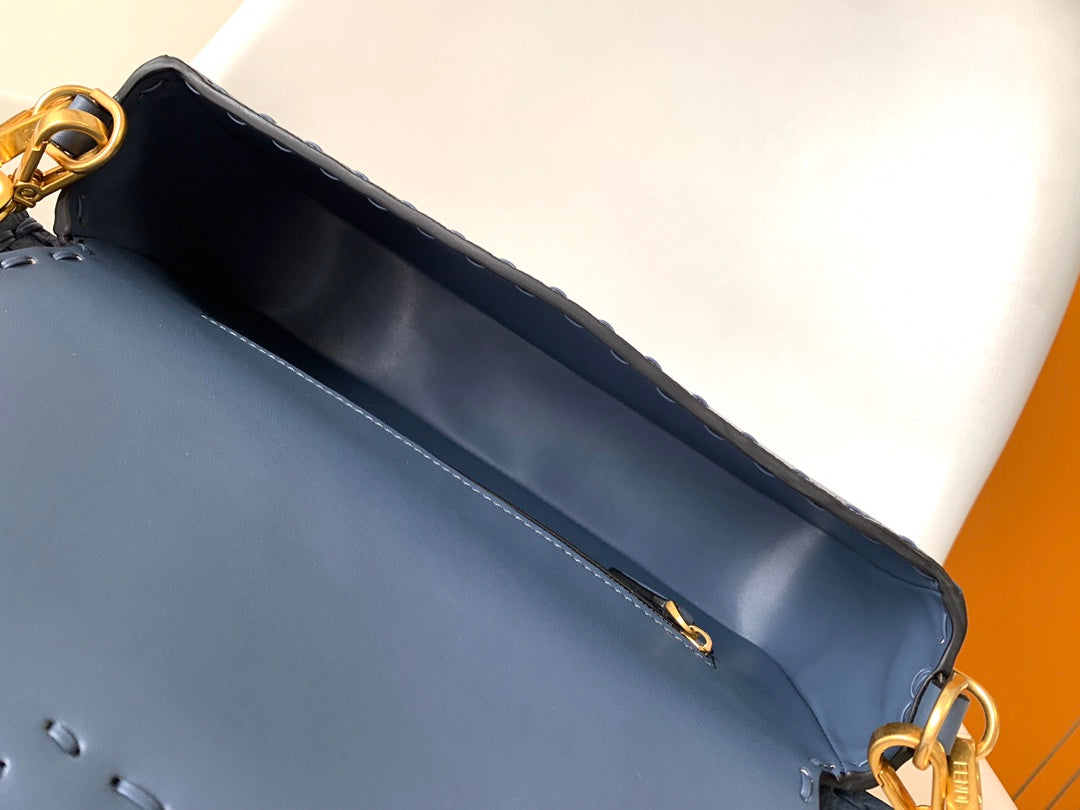 Luxury FendiFend Baguette 27 Bag Blue Calfskin Ghw