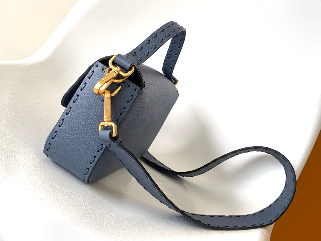 Luxury FendiFend Baguette 27 Bag Blue Calfskin Ghw