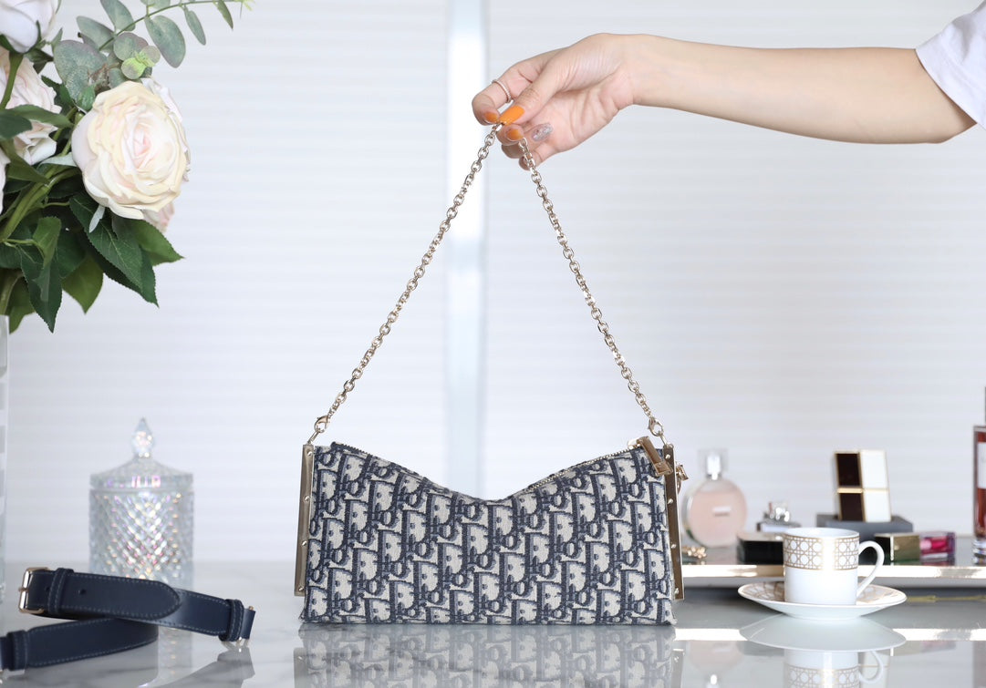 Luxury DiorCLUB 27 HANDBAG IN BLUE OBLIQUE JACQUARD