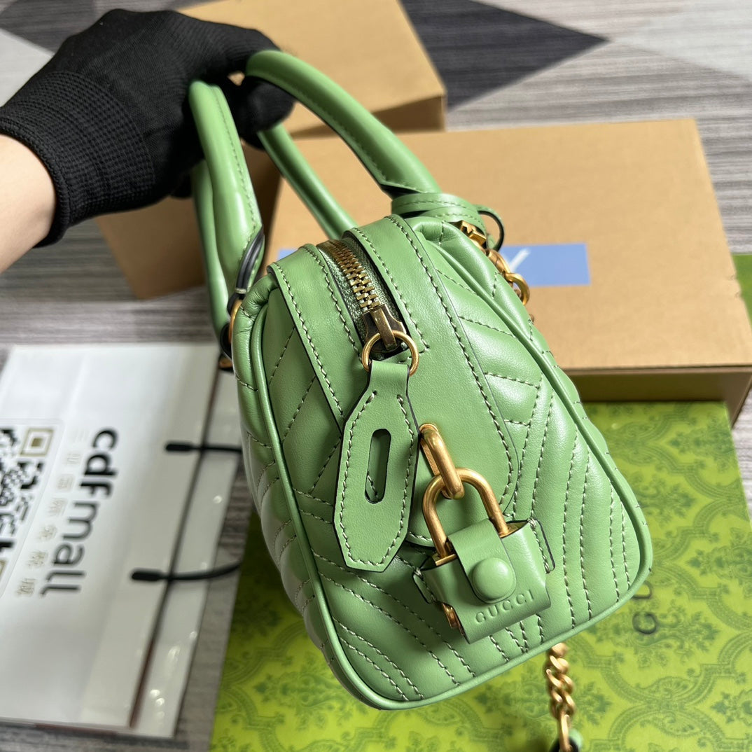 Luxury Gucci GG MARMONT MATELASSE 27 HANDBAG LIGHT GREEN CALFSKIN