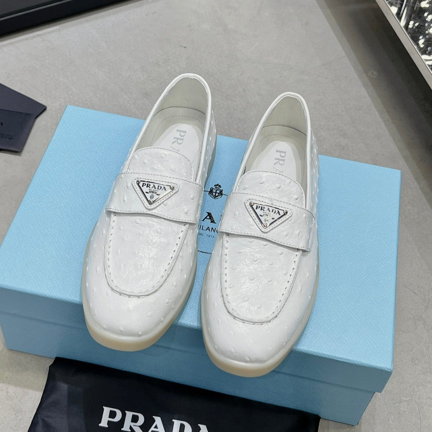 Luxury PradaOSTRICH PATTERN LOAFERS WHITE CALFSKIN