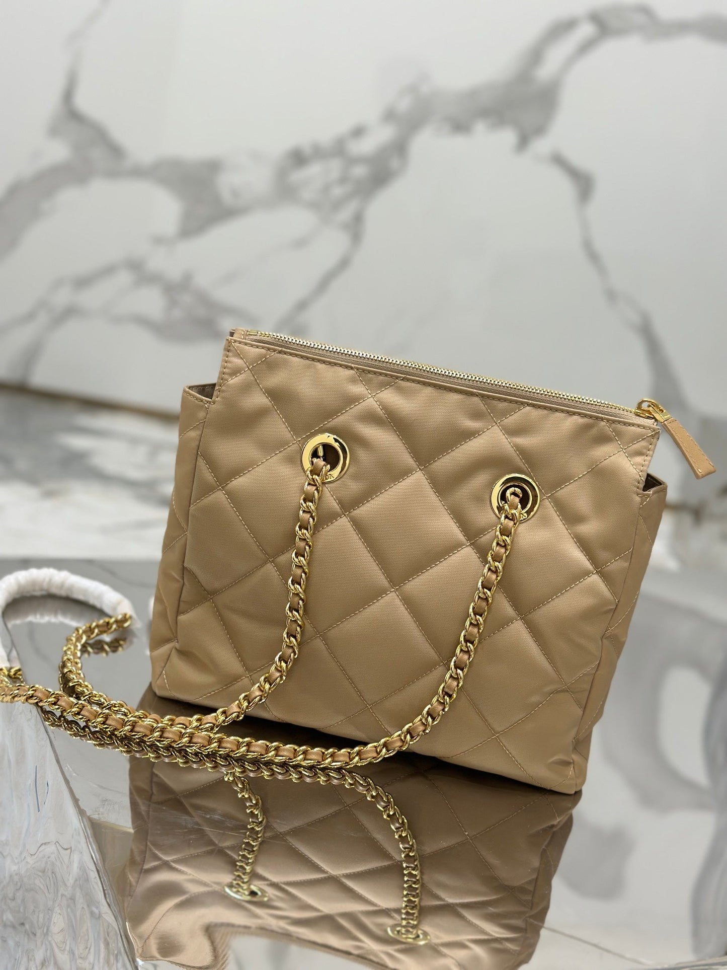 Luxury PradaVINTAGE HOBO BAG 25 IN LIGHT FRENCH BEIGE QUILTED NYLON GOLD HARDWARE