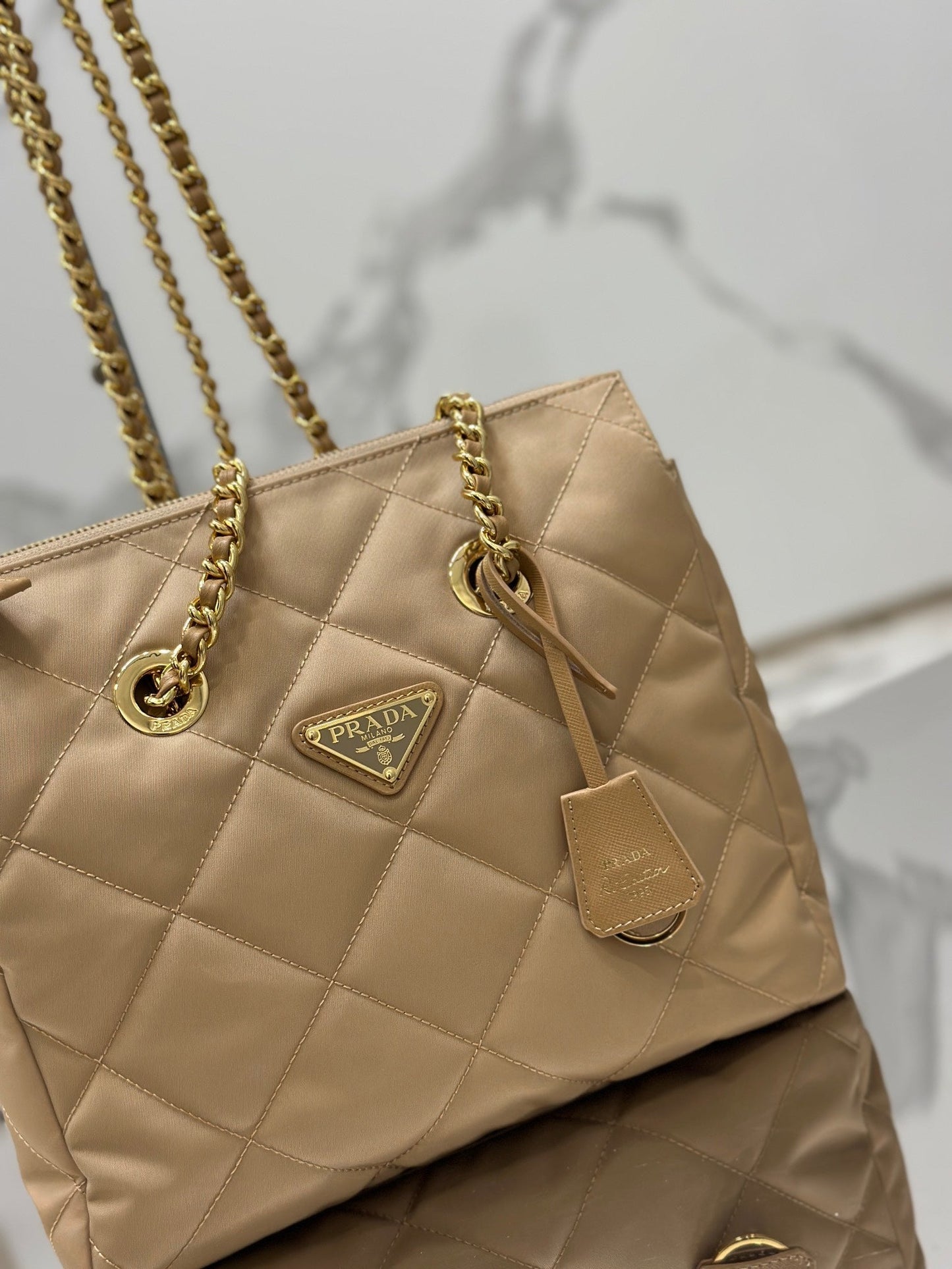 Luxury PradaVINTAGE HOBO BAG 25 IN LIGHT FRENCH BEIGE QUILTED NYLON GOLD HARDWARE