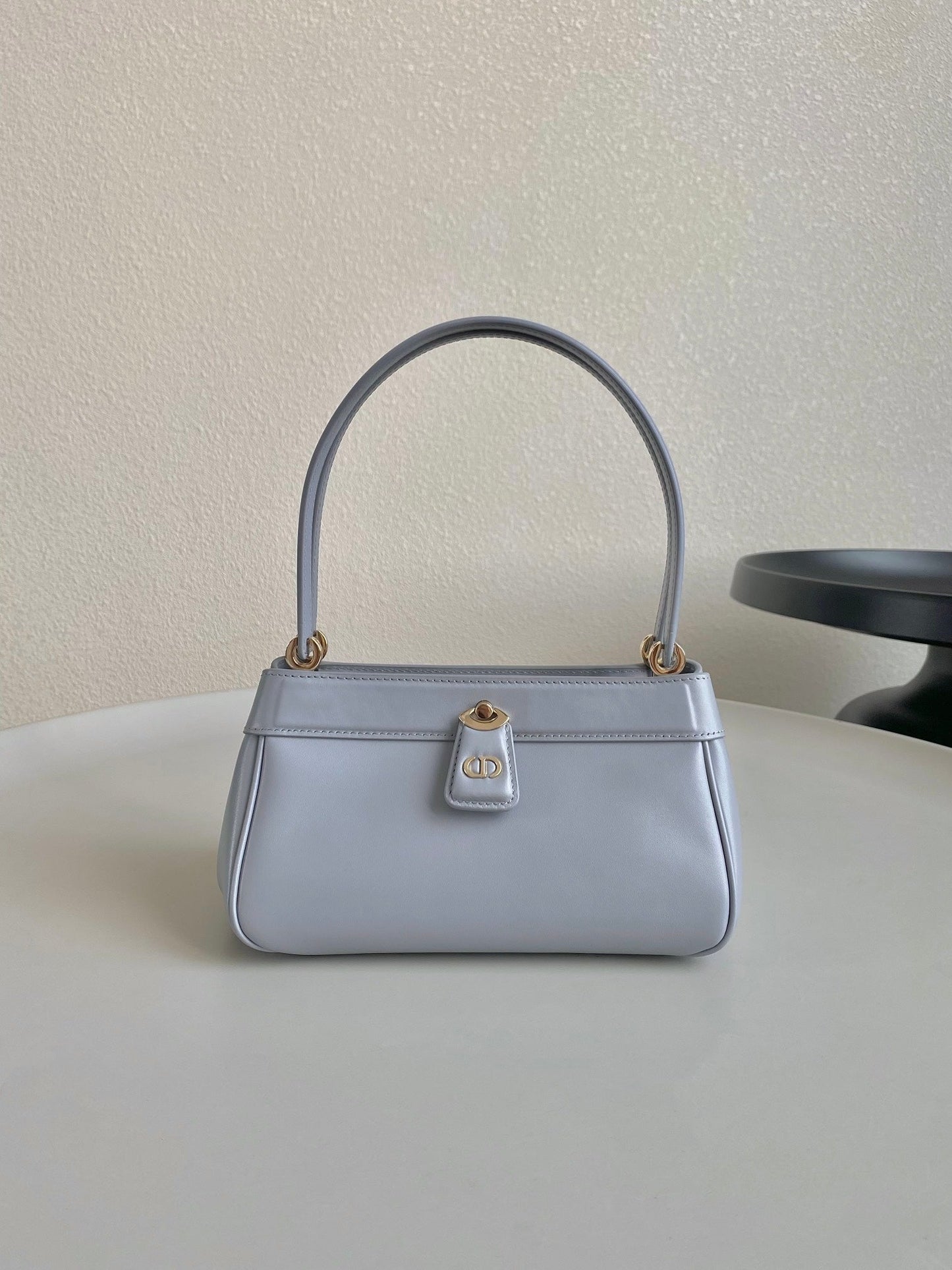 Luxury DiorMEDIUM 22 KEY HANDBAG IN SKY BLUE CALFSKIN