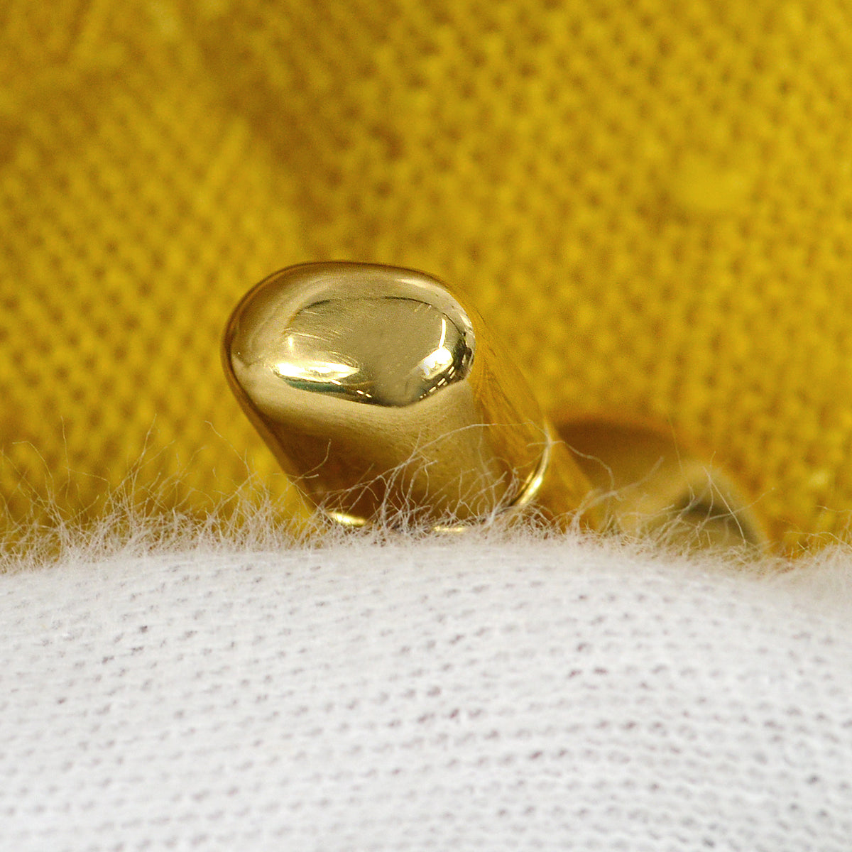 Luxury Chanel 1991-1994 Diana Flap Medium Yellow Linen 77936