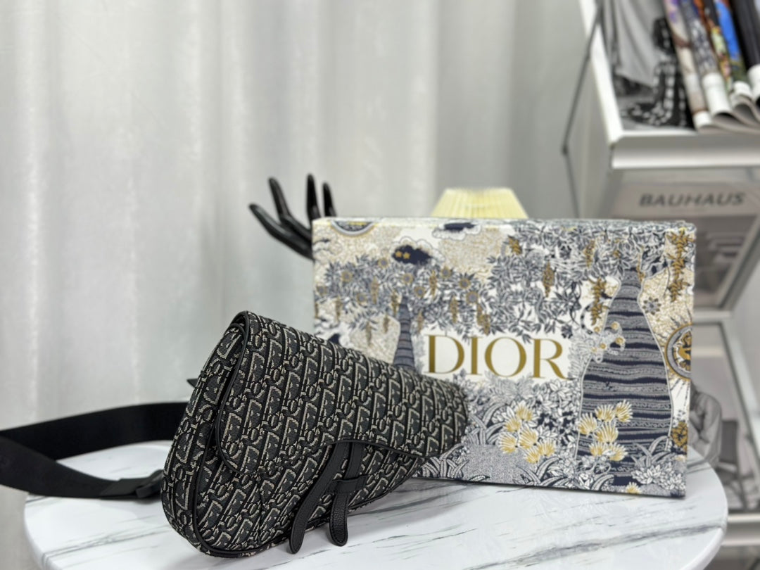Luxury DiorSADDLE 28 BAG IN BLACK OBLIQUE JACQUARD