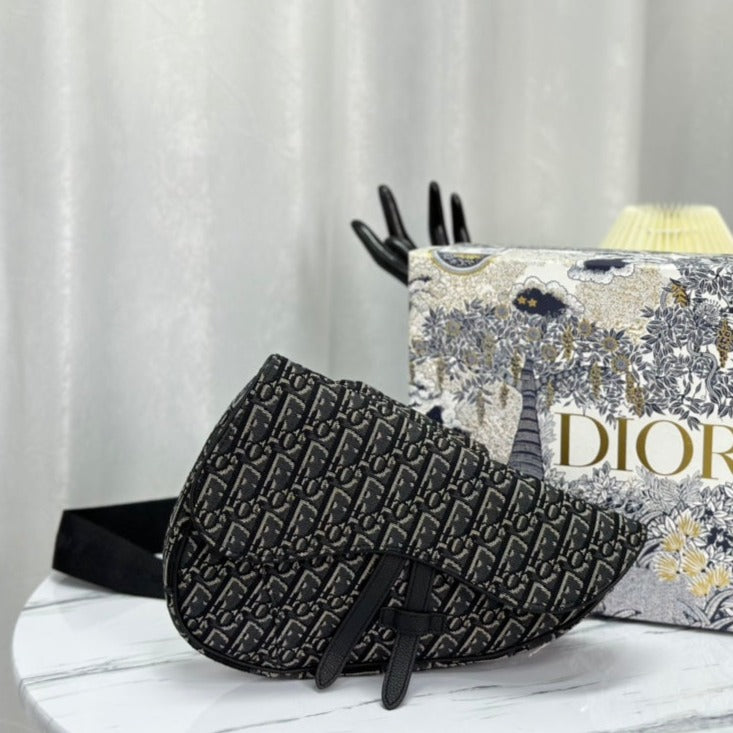 Luxury DiorSADDLE 28 BAG IN BLACK OBLIQUE JACQUARD