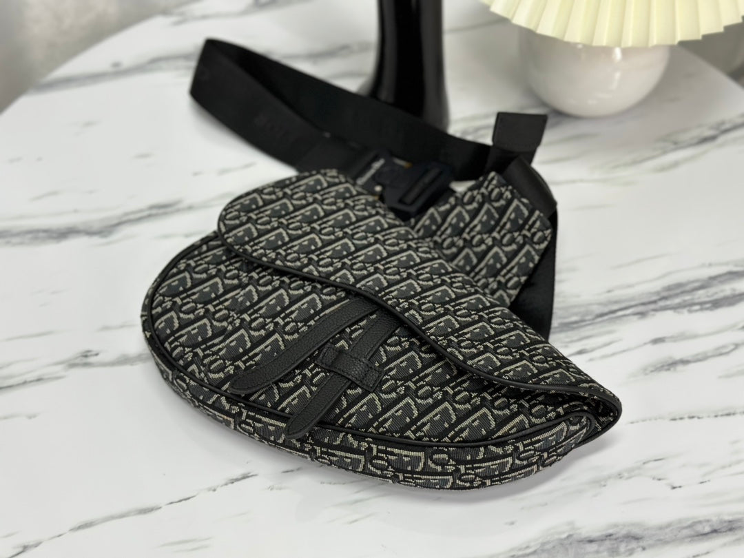 Luxury DiorSADDLE 28 BAG IN BLACK OBLIQUE JACQUARD