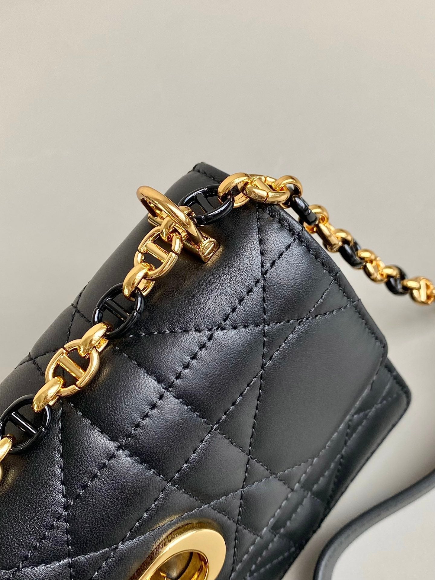 Luxury DiorMINI CHAIN BAG 17 IN BLACK CALFSKIN