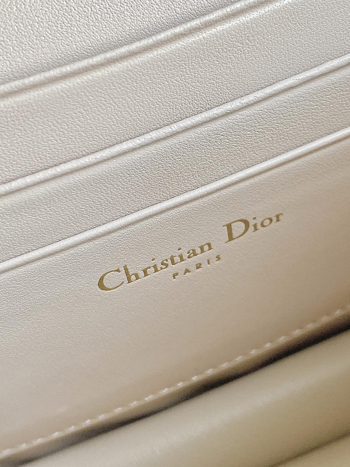 Luxury Diormiss caro mini 19 cream calfskin