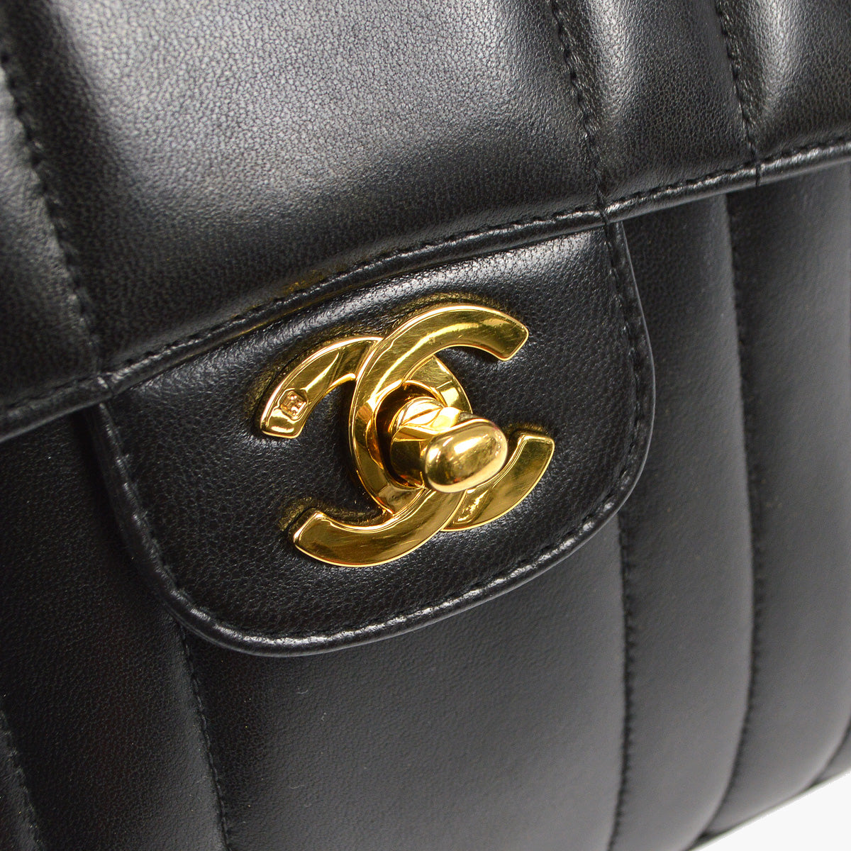 Luxury Chanel 1991-1994 Vertical Stitch Classic Square Flap Small Black Lambskin 87843