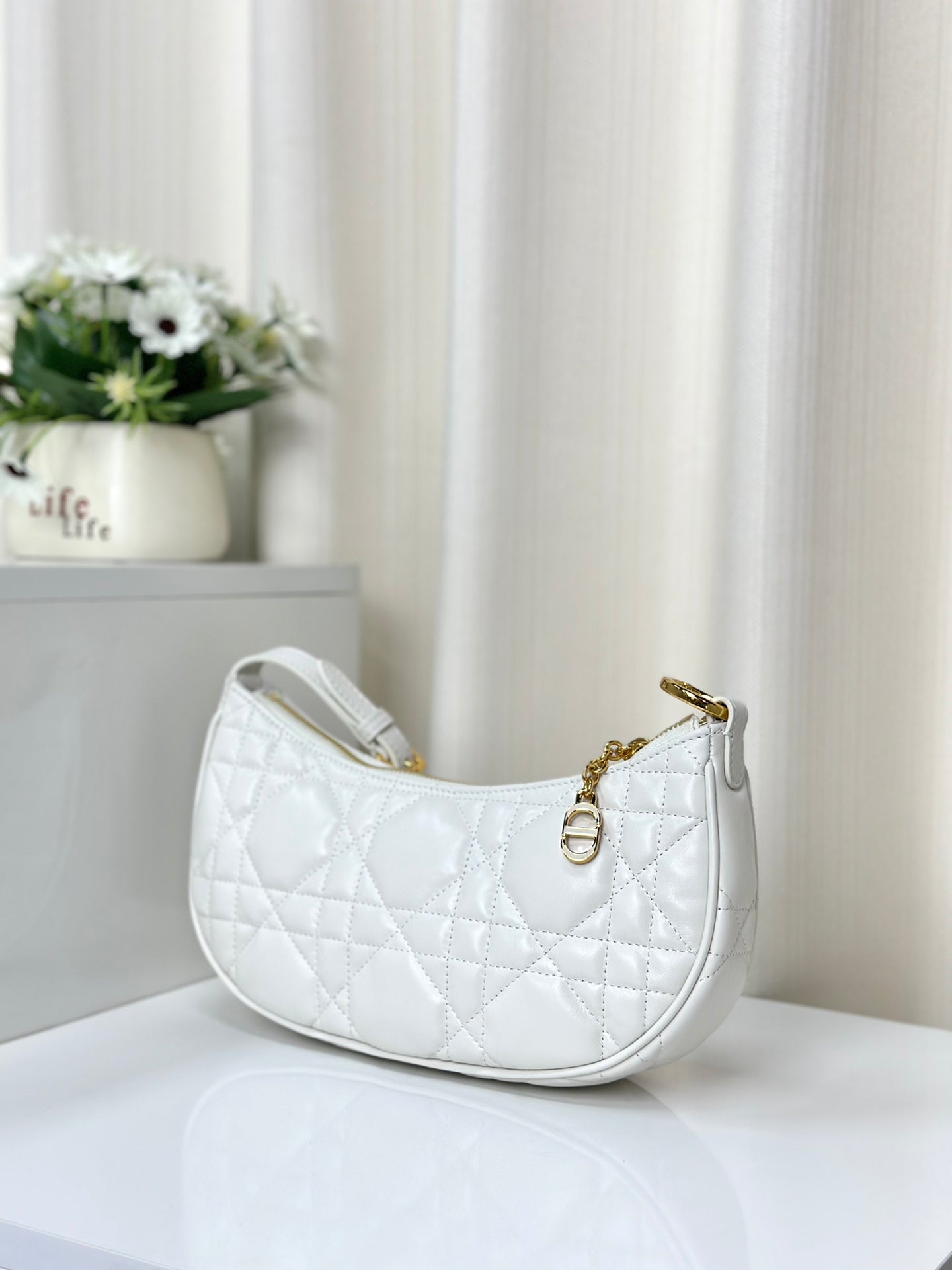 Luxury DiorLOUNGE 26 BAG IN WHITE LAMBSKIN