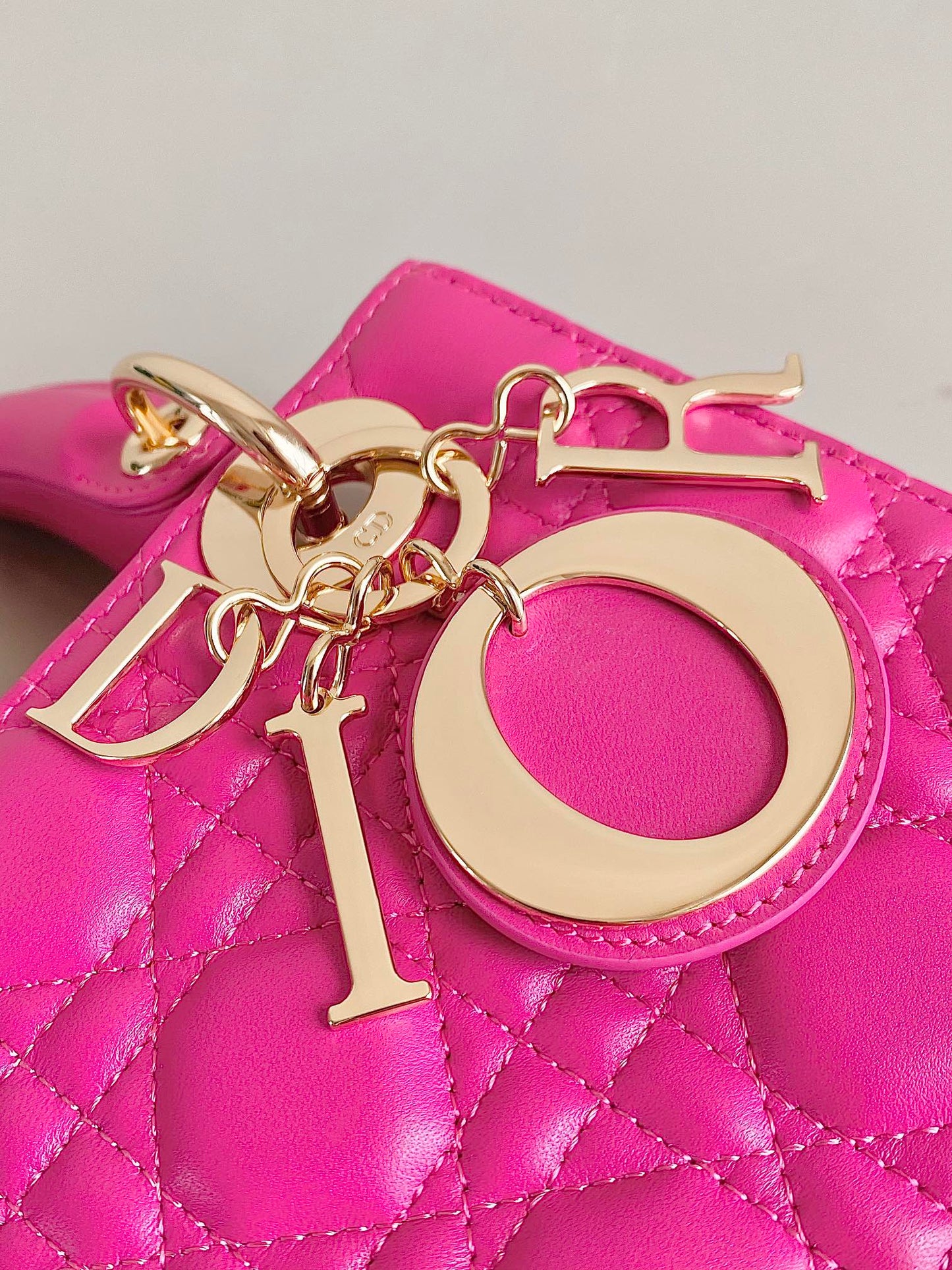 Luxury DiorMEDIUM LADY 20 HANDBAG IN HOT PINK LAMBSKIN