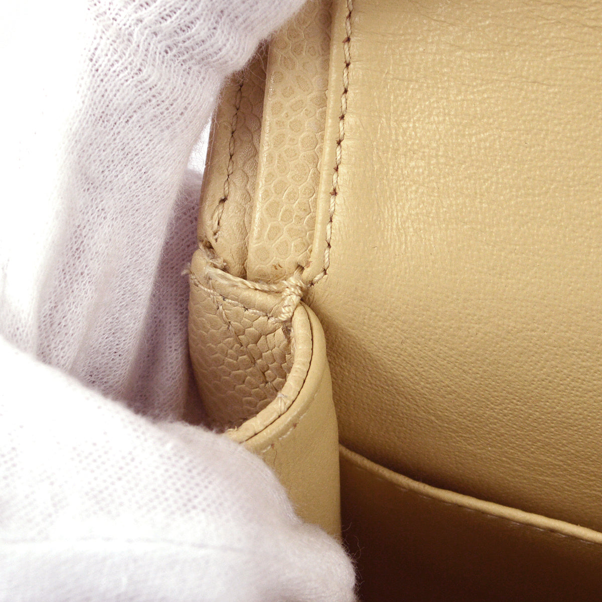 CHANEL 2004 -2005 Classic Double Flap Medium Beige Caviar 67705