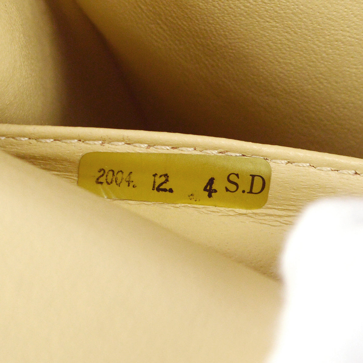 CHANEL 2004 -2005 Classic Double Flap Medium Beige Caviar 67705