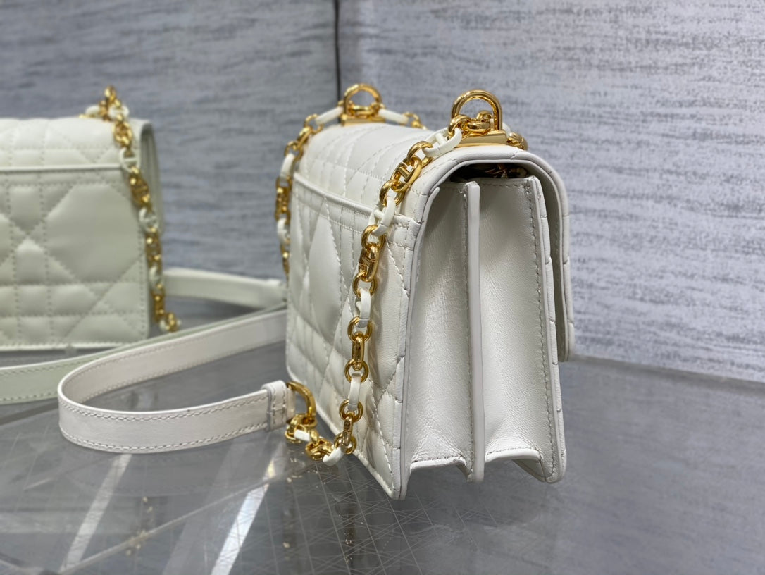 Luxury Diormiss caro mini 18 white calfskin