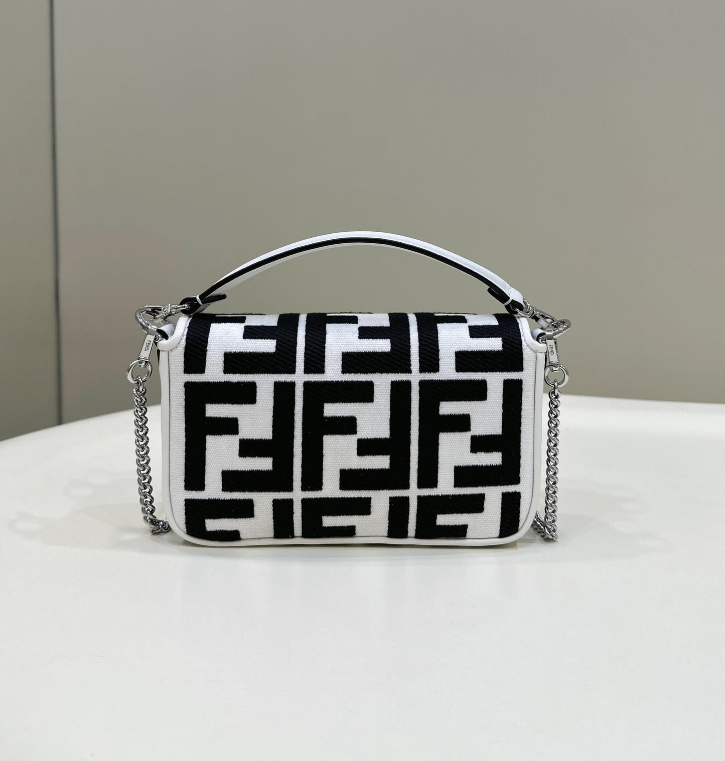 Luxury FendiLuxury Fendi19 BAGUETTE BAG IN BLACK MIX WHITE CANVAS WITH GOLD HARDWARE