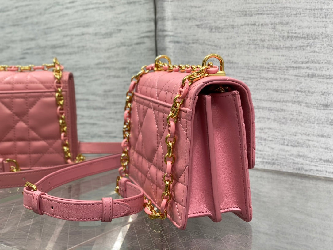Luxury Diormiss caro mini 18 pink calfskin