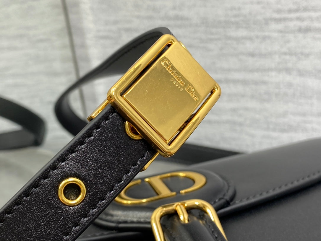 Luxury DiorMEDIUM BOBBY 22CM BLACK CALFSKIN GOLD HARDWARE