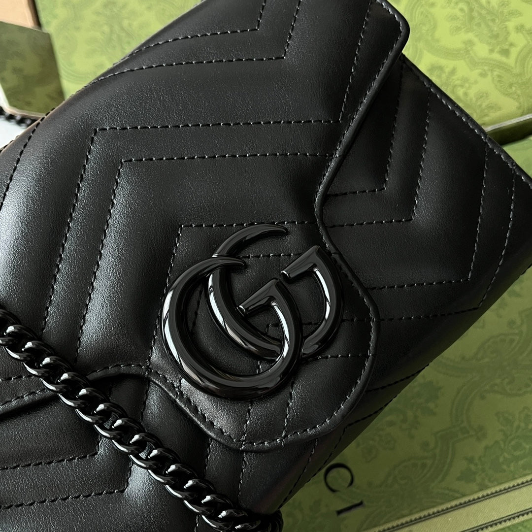 Luxury Gucci MARMONT QUILTED HANDBAG 20 IN BLACK CALFSKIN
