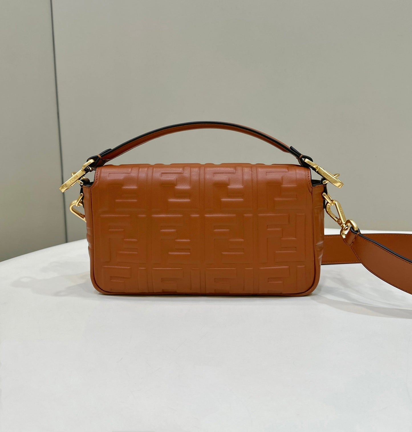 Luxury FendiBaguette 27cm Brown Lambskin Gold Hardware