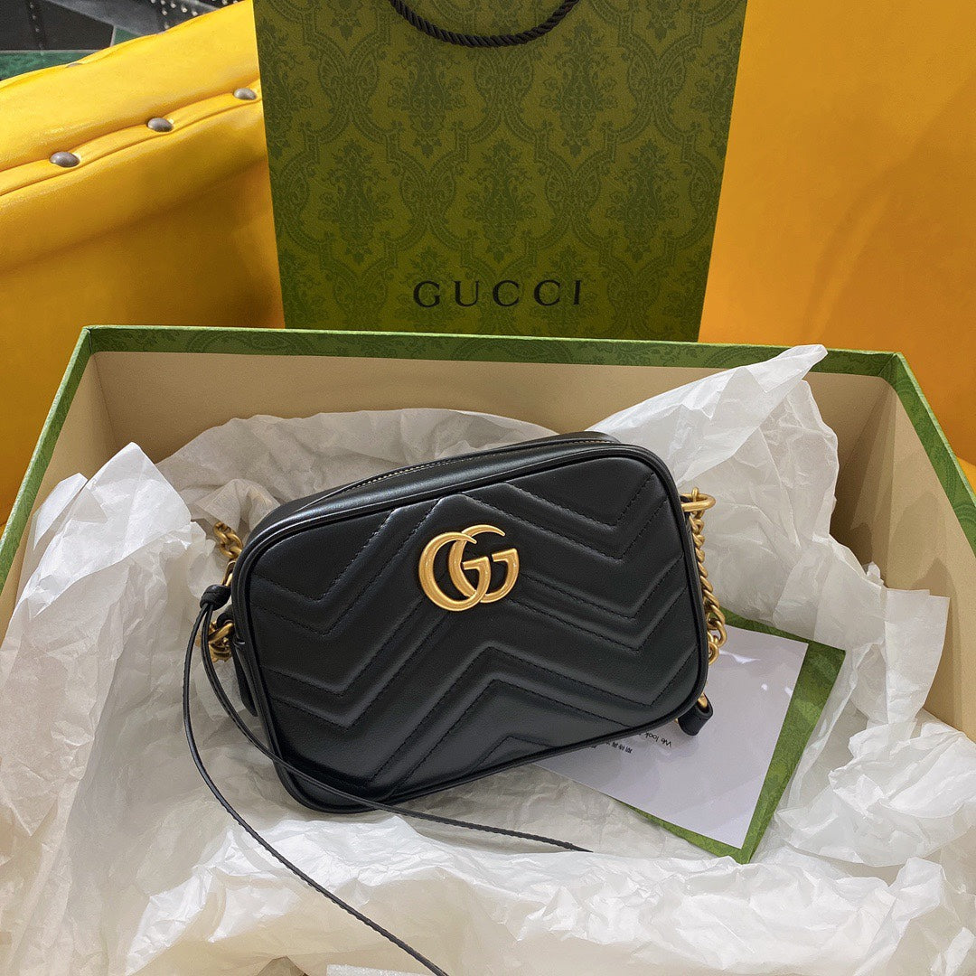 Luxury Gucci GG MINI 18 MARMONT MATELASSÉ BLACK CALFSKIN WITH GOLDEN LOGO