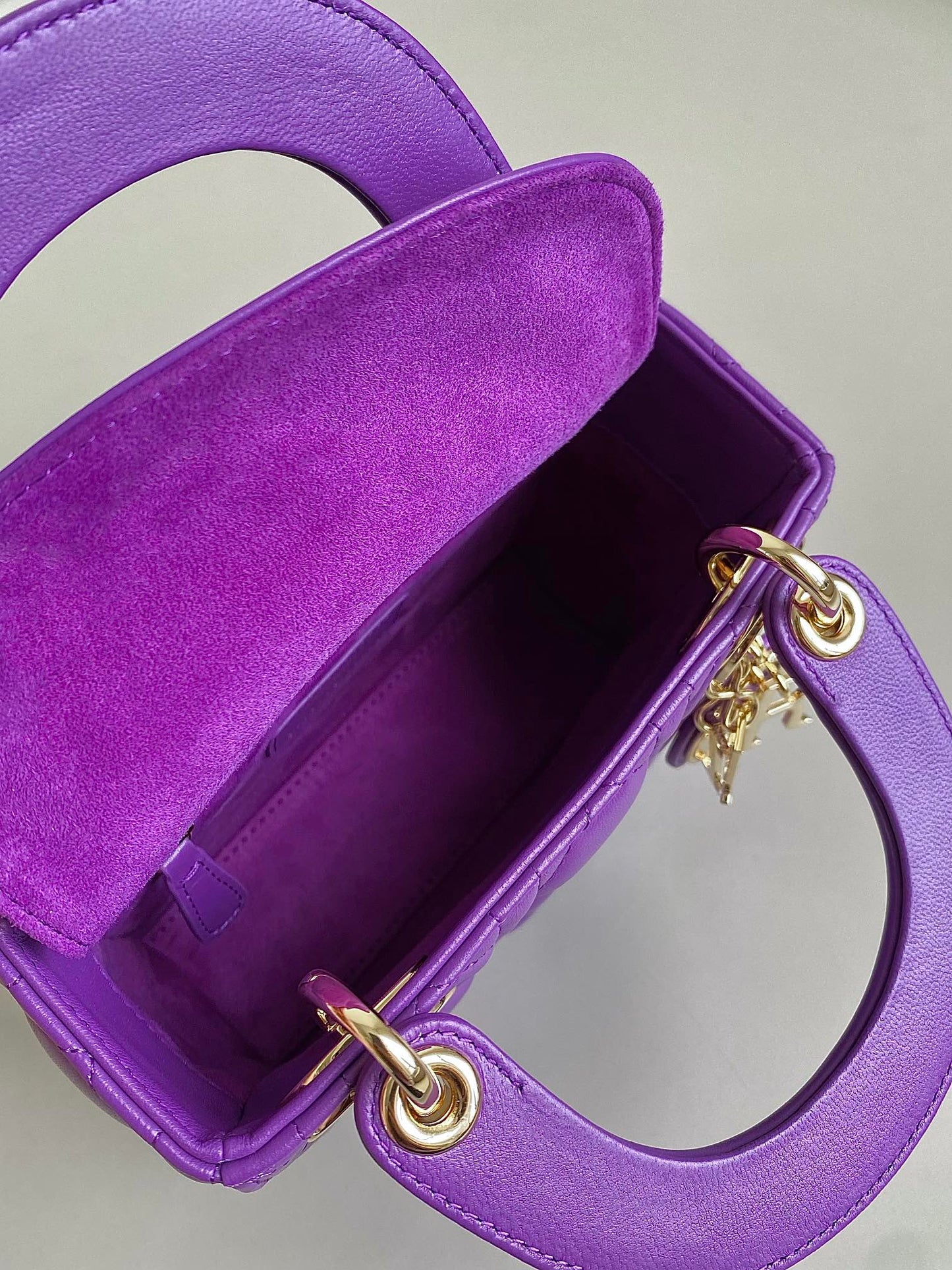 Luxury DiorLADY 17 IN VIOLET PURPLE LAMBSKIN WITH CANNAGE PATTERN