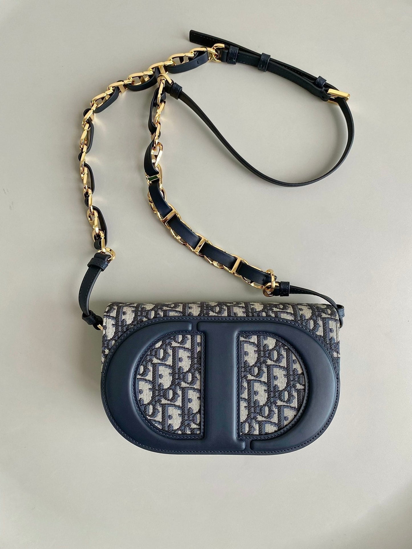 Luxury DiorSIGNATURE HOBO 21 BAG IN BLUE OBLIQUE JACQUARD