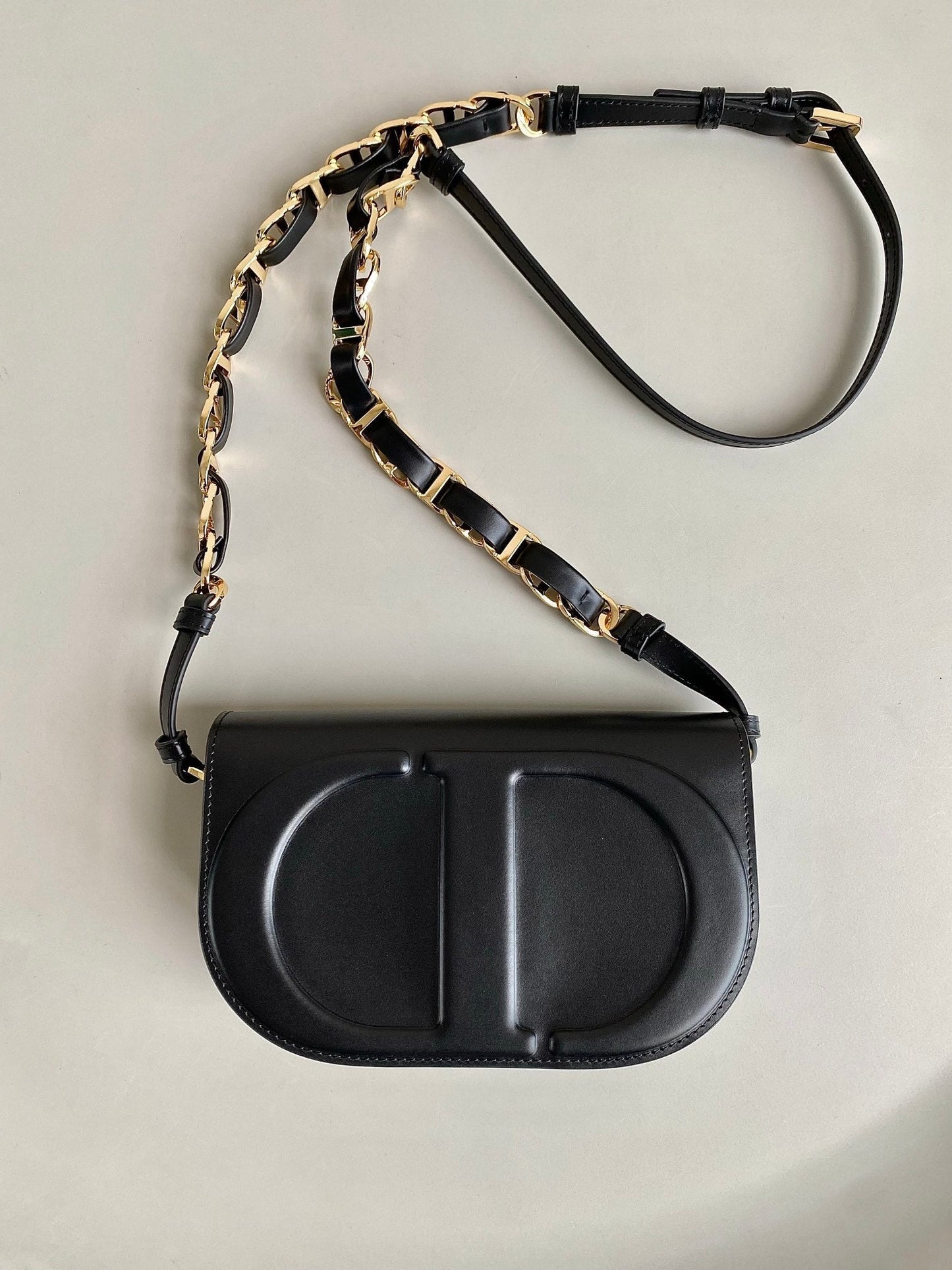 Luxury DiorSIGNATURE HOBO 21 BAG IN BLACK CALFSKIN