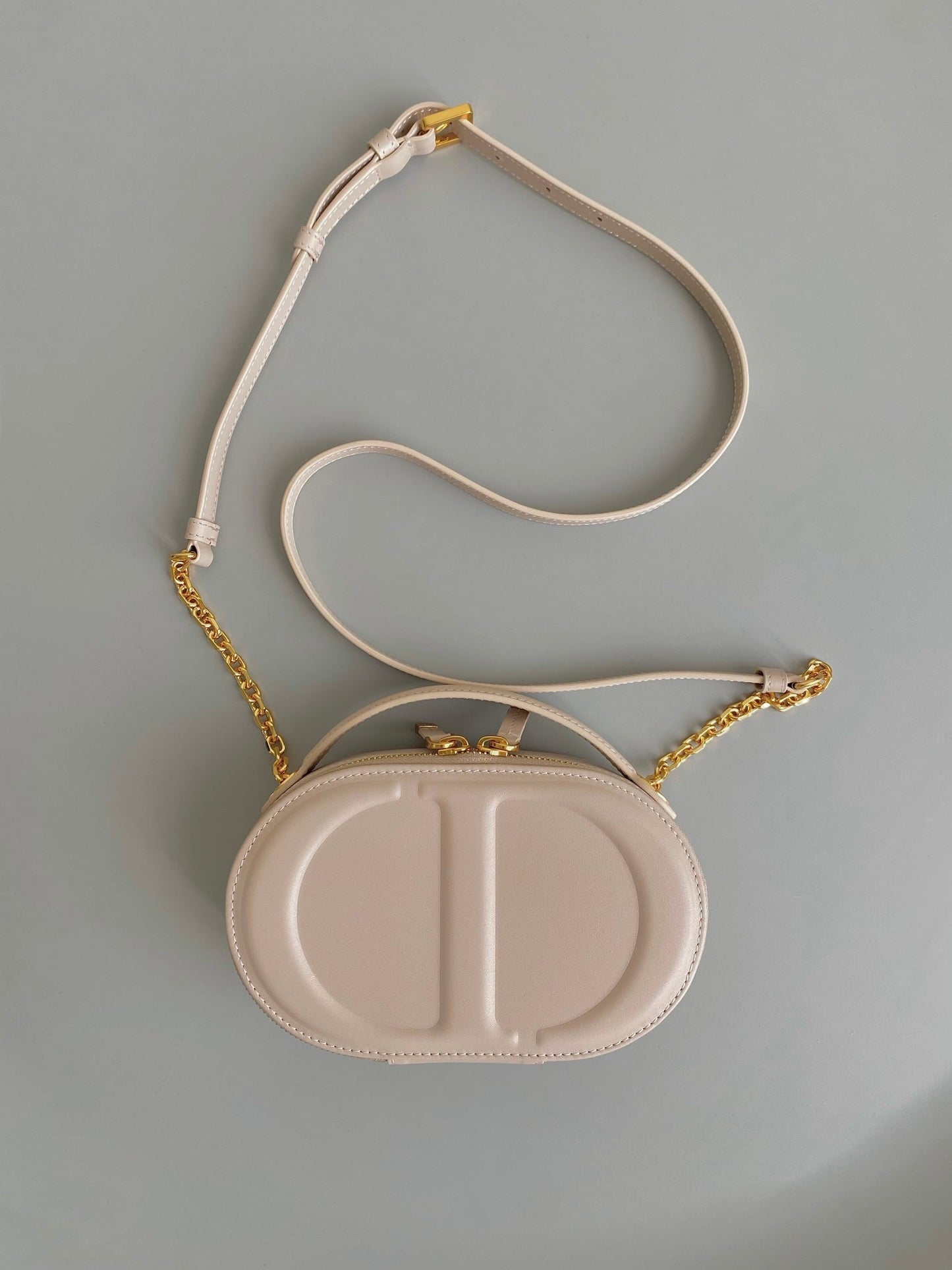 Luxury DiorSIGNATURE 18 OVAL BAG IN BEIGE CALFSKIN