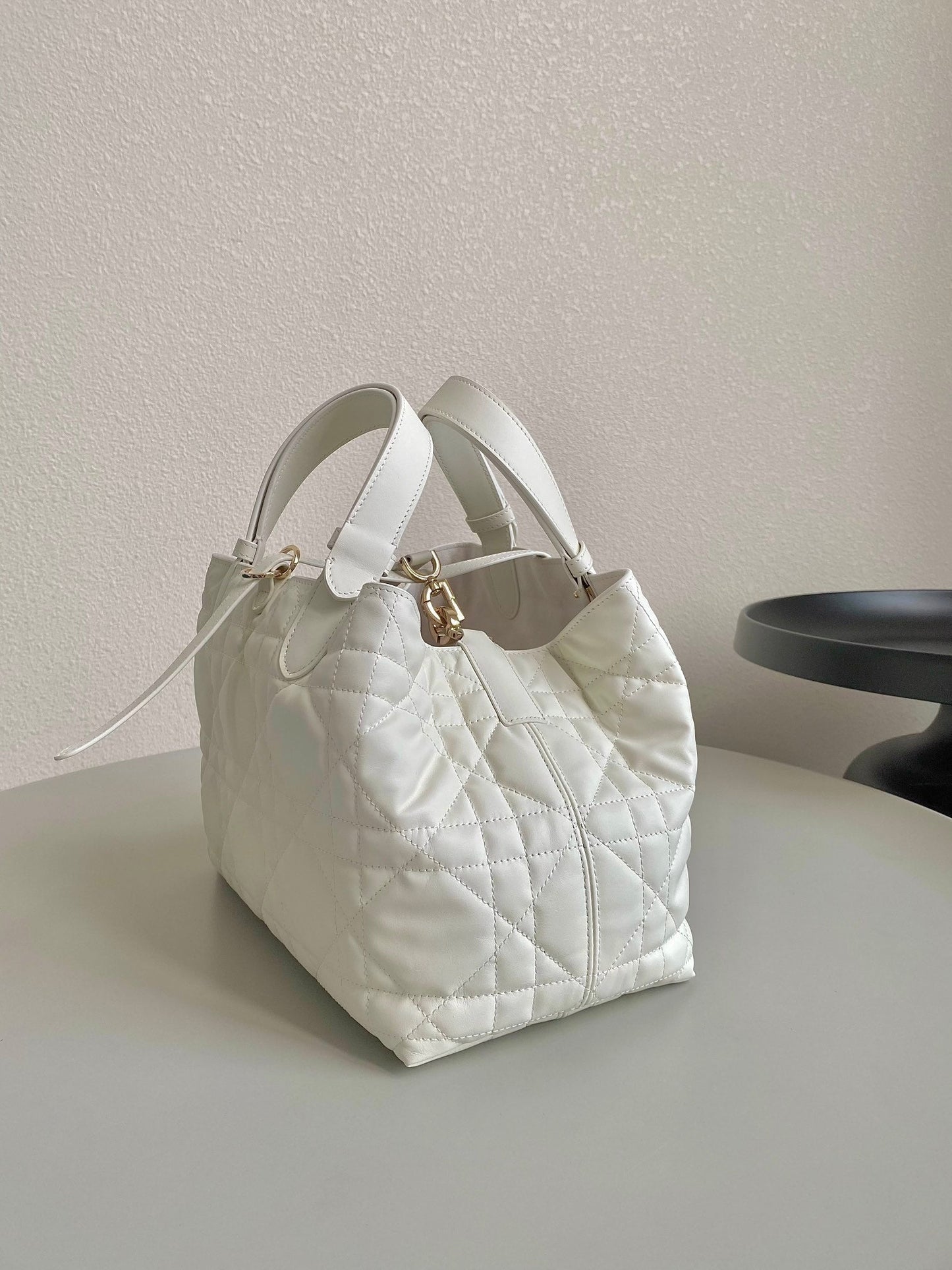 Luxury DiorTOUJOURS 28 BAG IN WHITE LAMBSKIN